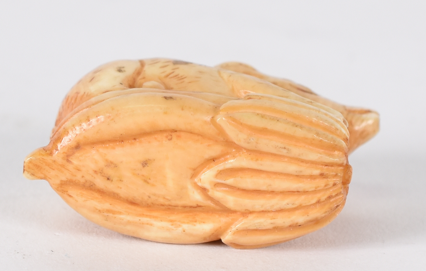 Netsuke de marfim , representando rato - foto 3 de 4