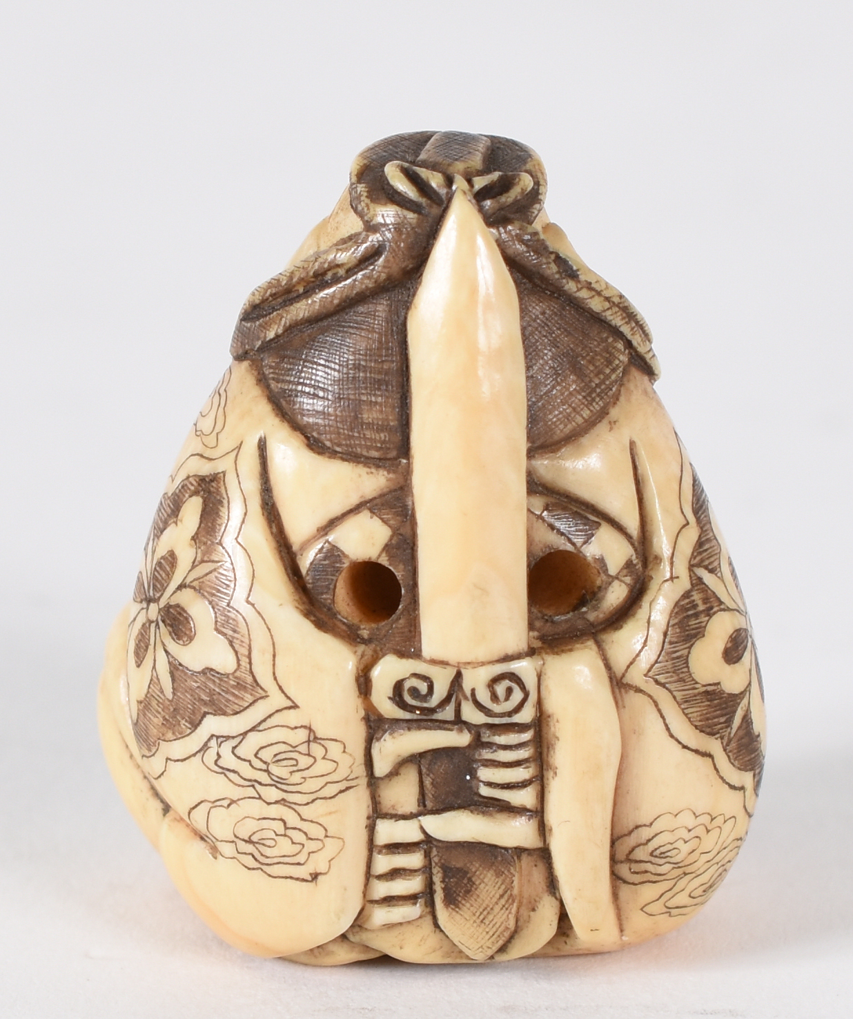 Netsuke de marfim , representando lutador, assinado . - foto 3 de 3