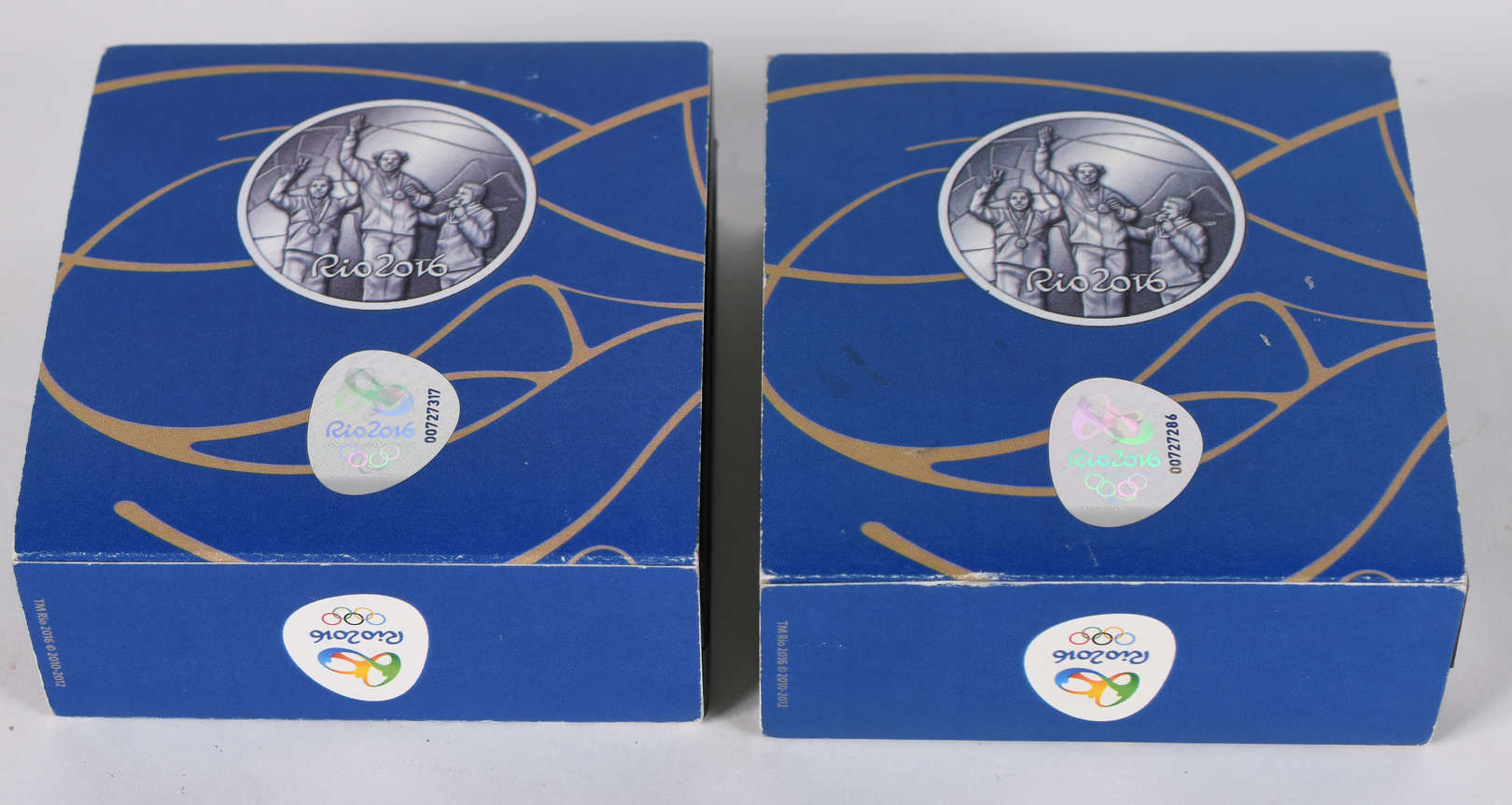 Duas medalhas de prata comemorativa dos jogos olímpicos Rio 2016... - foto 4 de 5