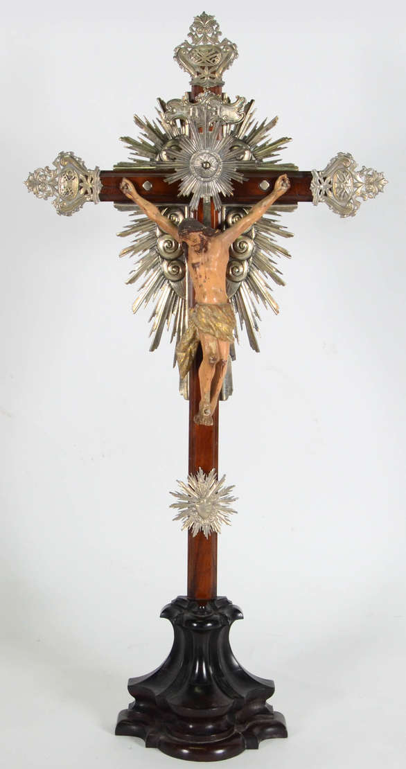 Crucifixo , D. Maria - Cristo em madeira esculpida , policromada e... - foto 1 de 3