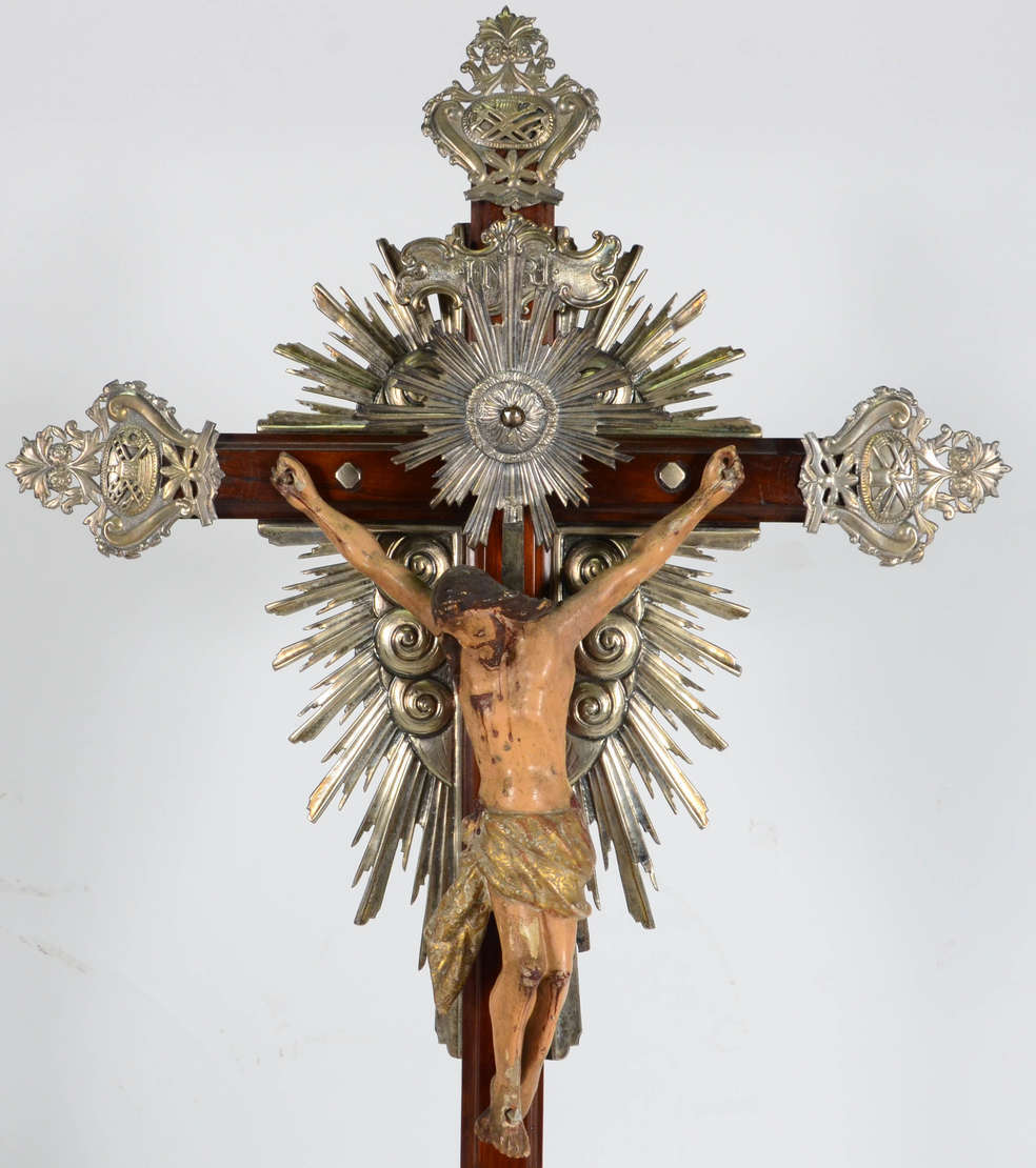 Crucifixo , D. Maria - Cristo em madeira esculpida , policromada e... - foto 3 de 3