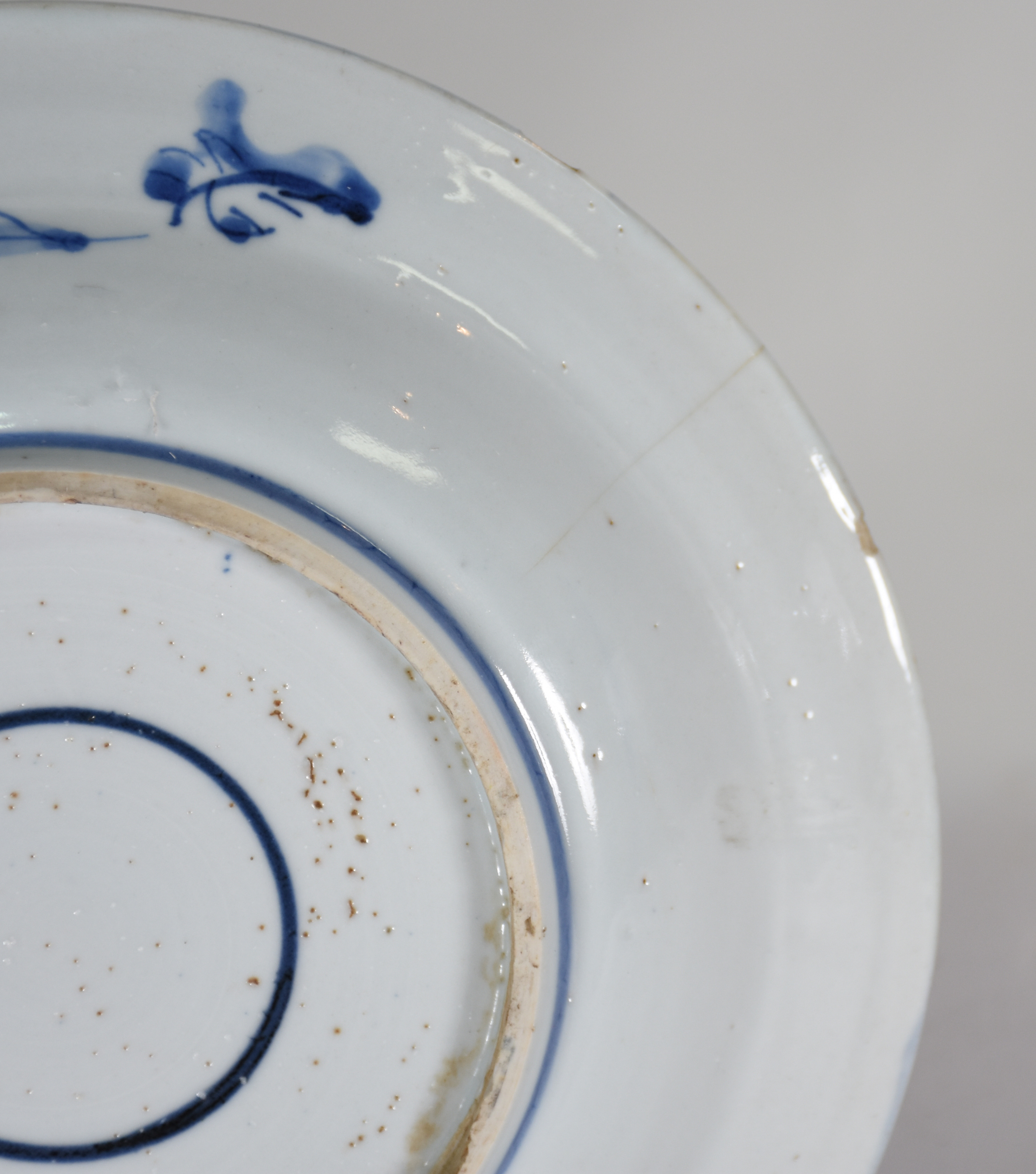 Par de pratos - porcelana decorada em azul e branco ( cobalto persa )... - foto 3 de 3