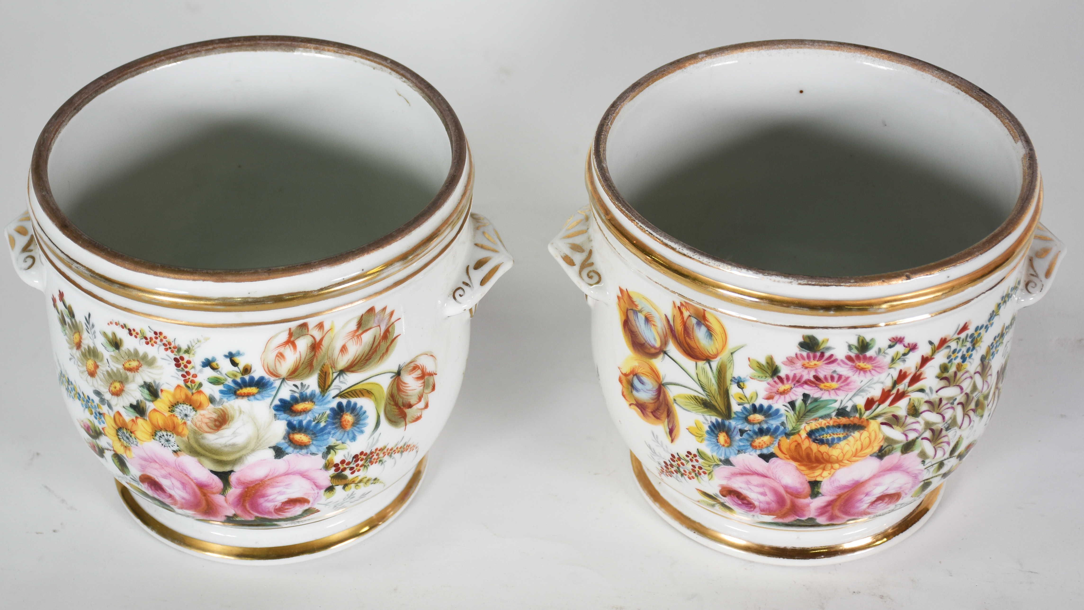 Par de cahepots - Porcelana velho Paris com típica decoração floral... - foto 4 de 4