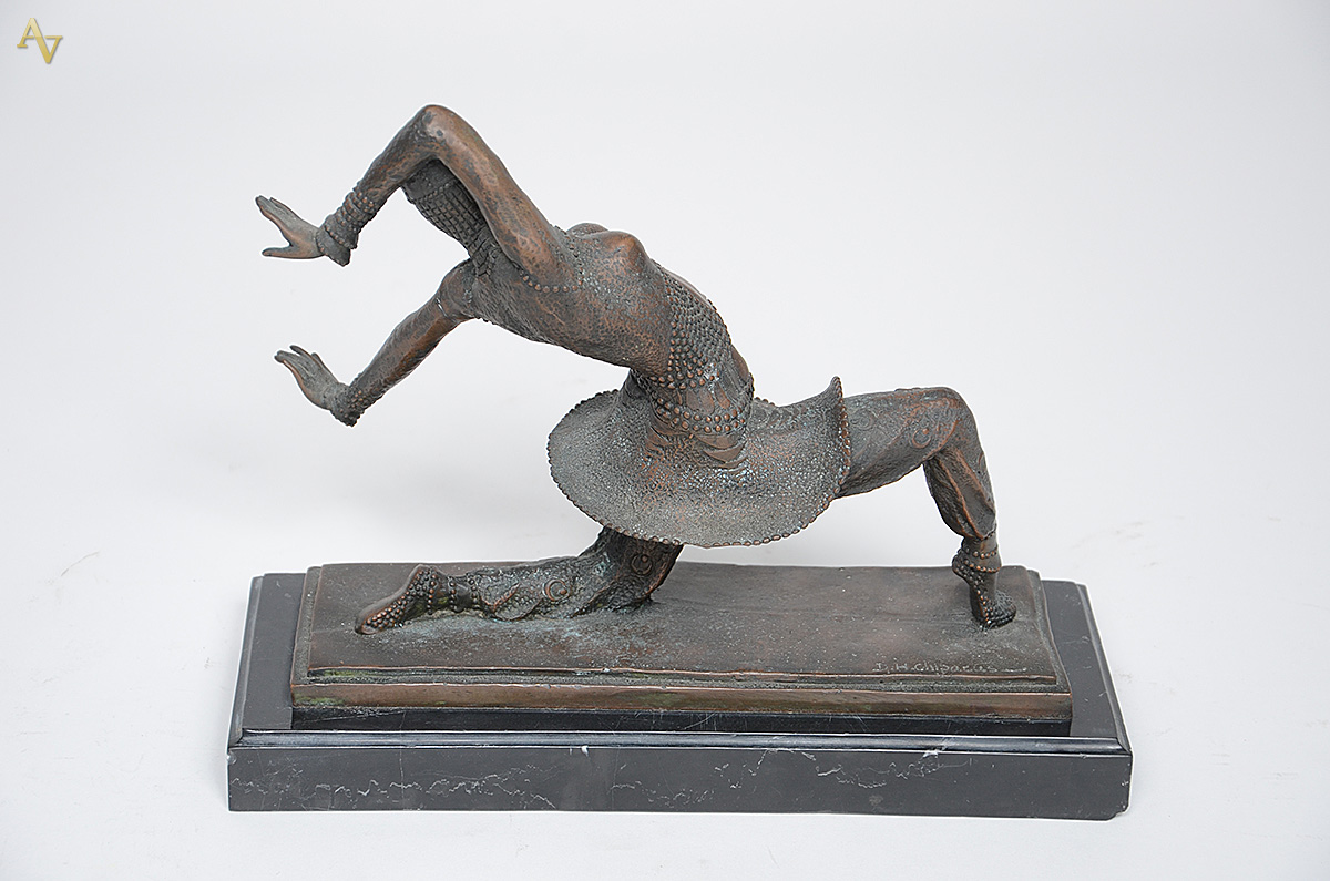 Réplica de escultura de bronze de Chiparus, representando dançarina... - foto 2 de 3