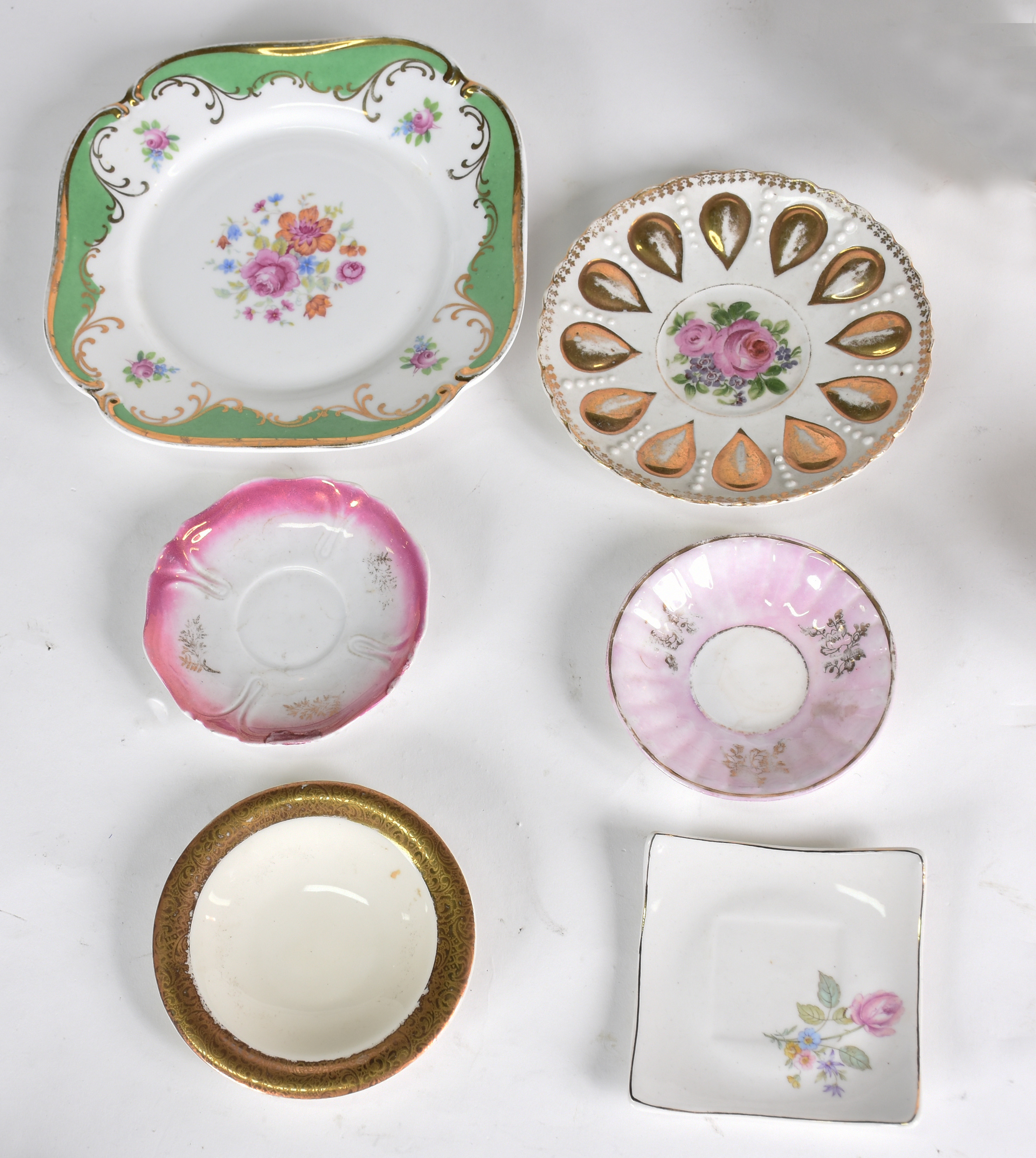 Conjunto para café composto de 6 xícaras com pires , bule , leiteira... - foto 3 de 5