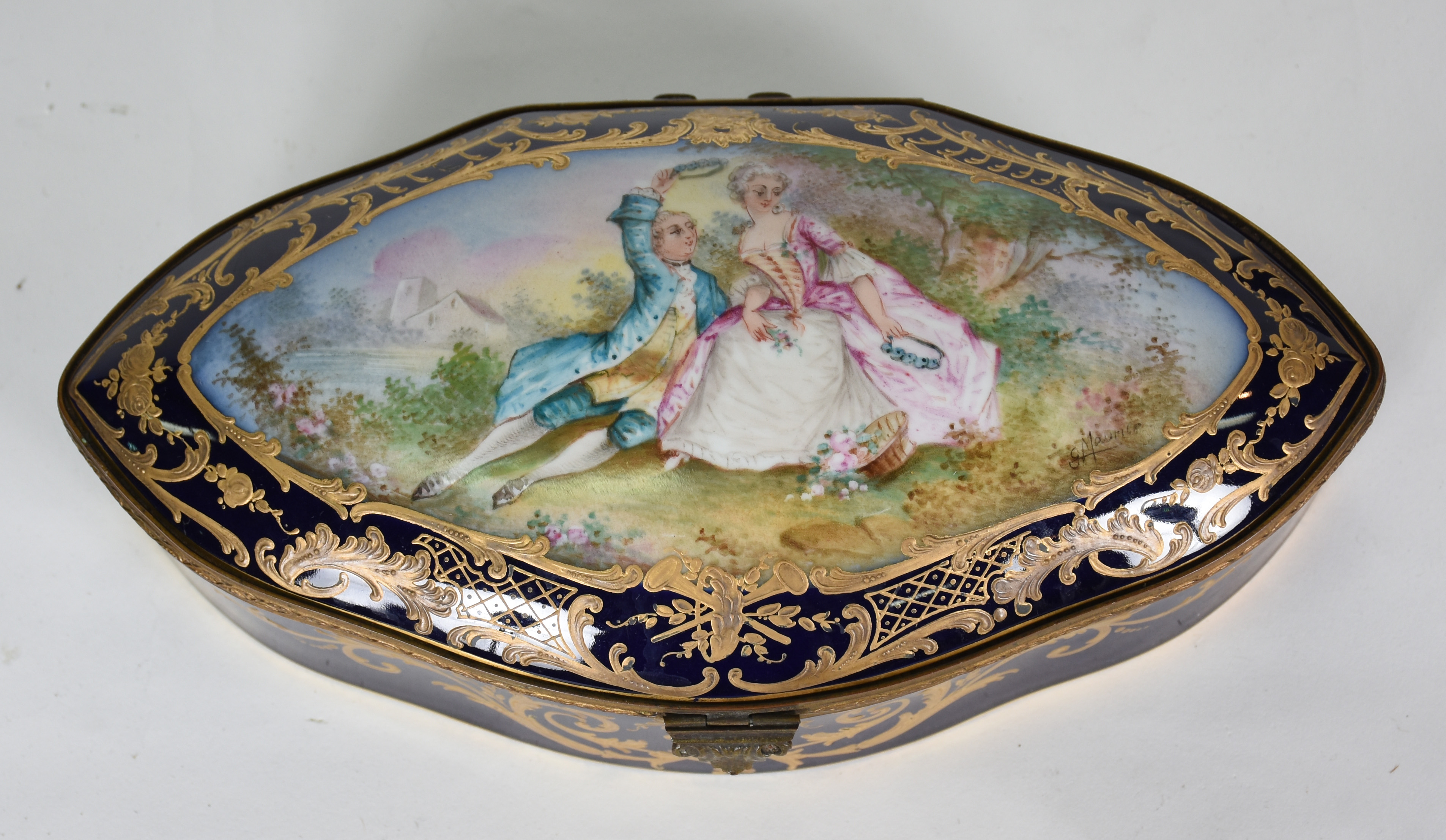 Caixa de porcelana Francesa CHATEAU de TUILLERIES , azul cobalto com... - foto 3 de 7