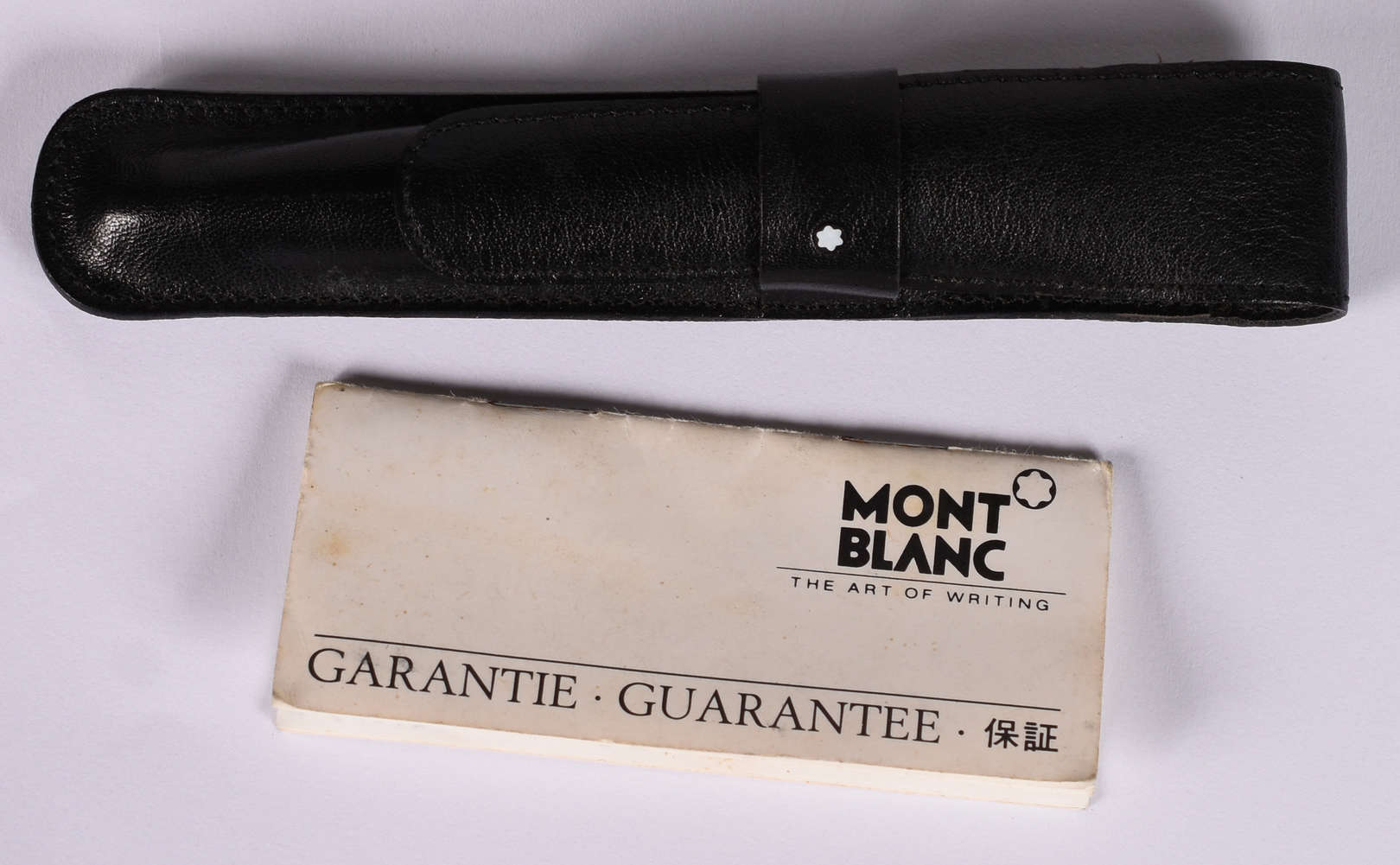 MONTBLANC - Caneta tinteiro na cor preta, ponteira de ouro 14 k. - foto 4 de 5
