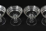 Doze taças  de champagne de cristal  com grega ... - Doze taças  de champagne de cristal  com grega lavrada 