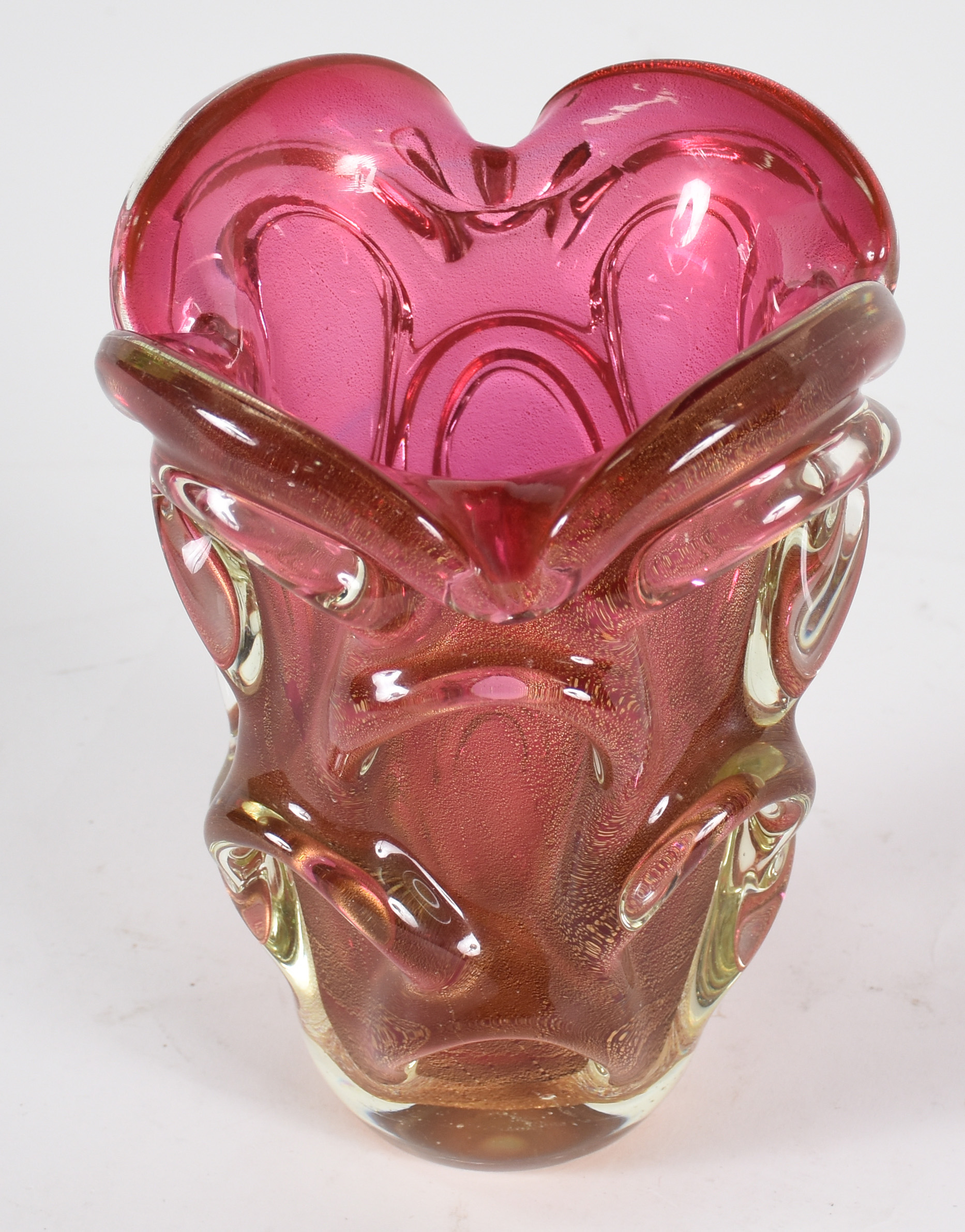 Vaso de Murano na cor cereja com pó de ouro. - foto 1 de 3