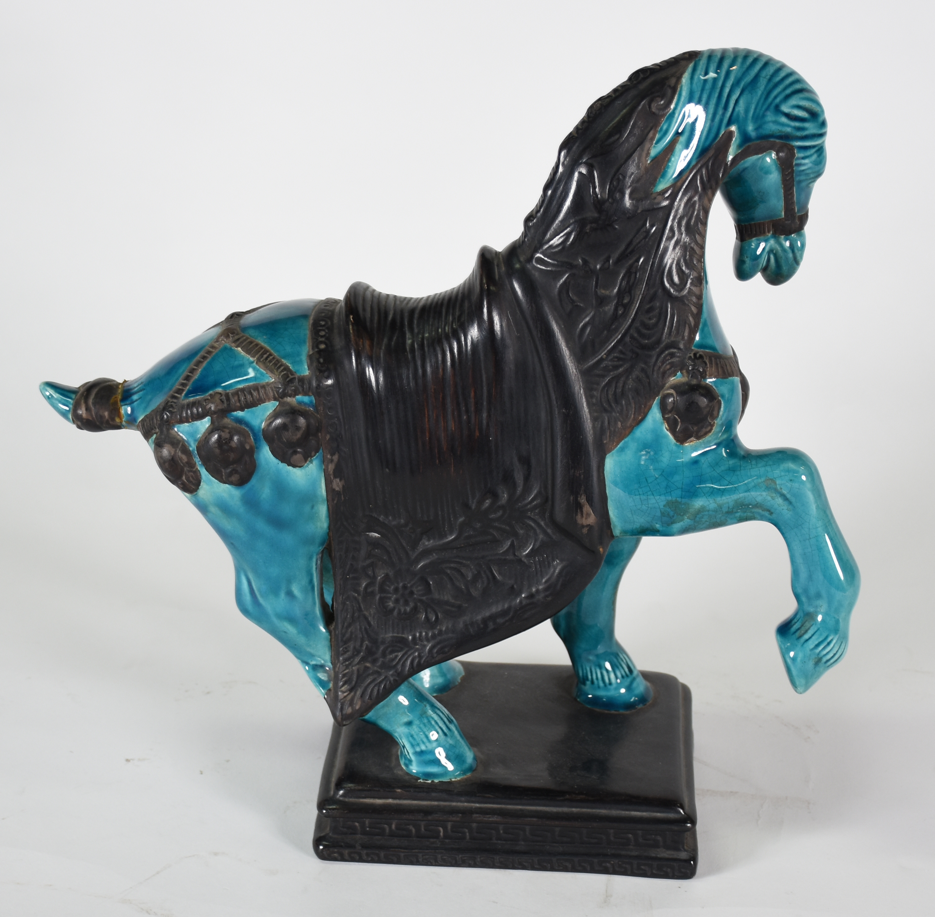 Estatueta de porcelana oriental na cor azul representando Cavalo (... - foto 3 de 5