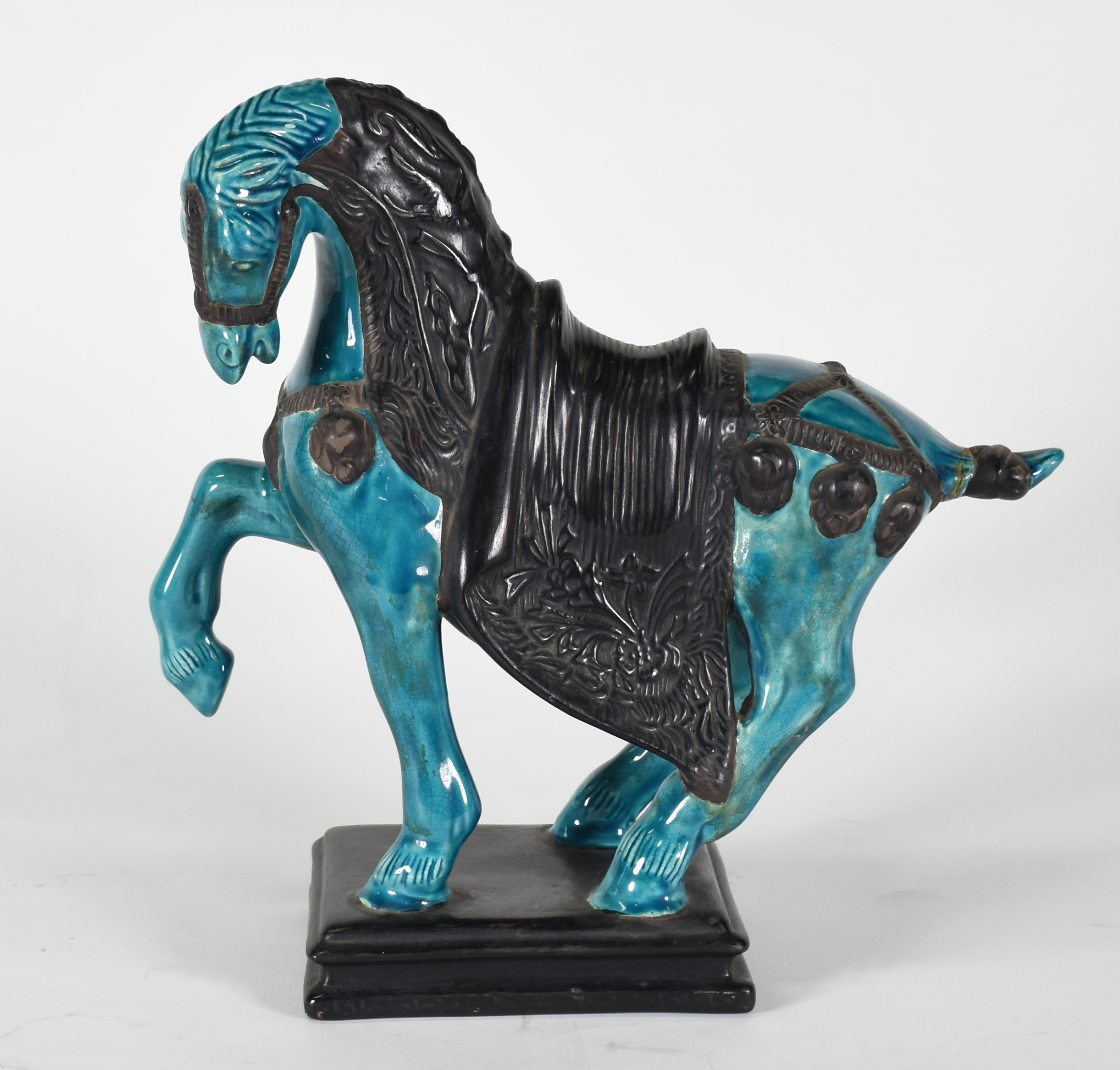 Estatueta de porcelana oriental na cor azul representando Cavalo (... - foto 2 de 5