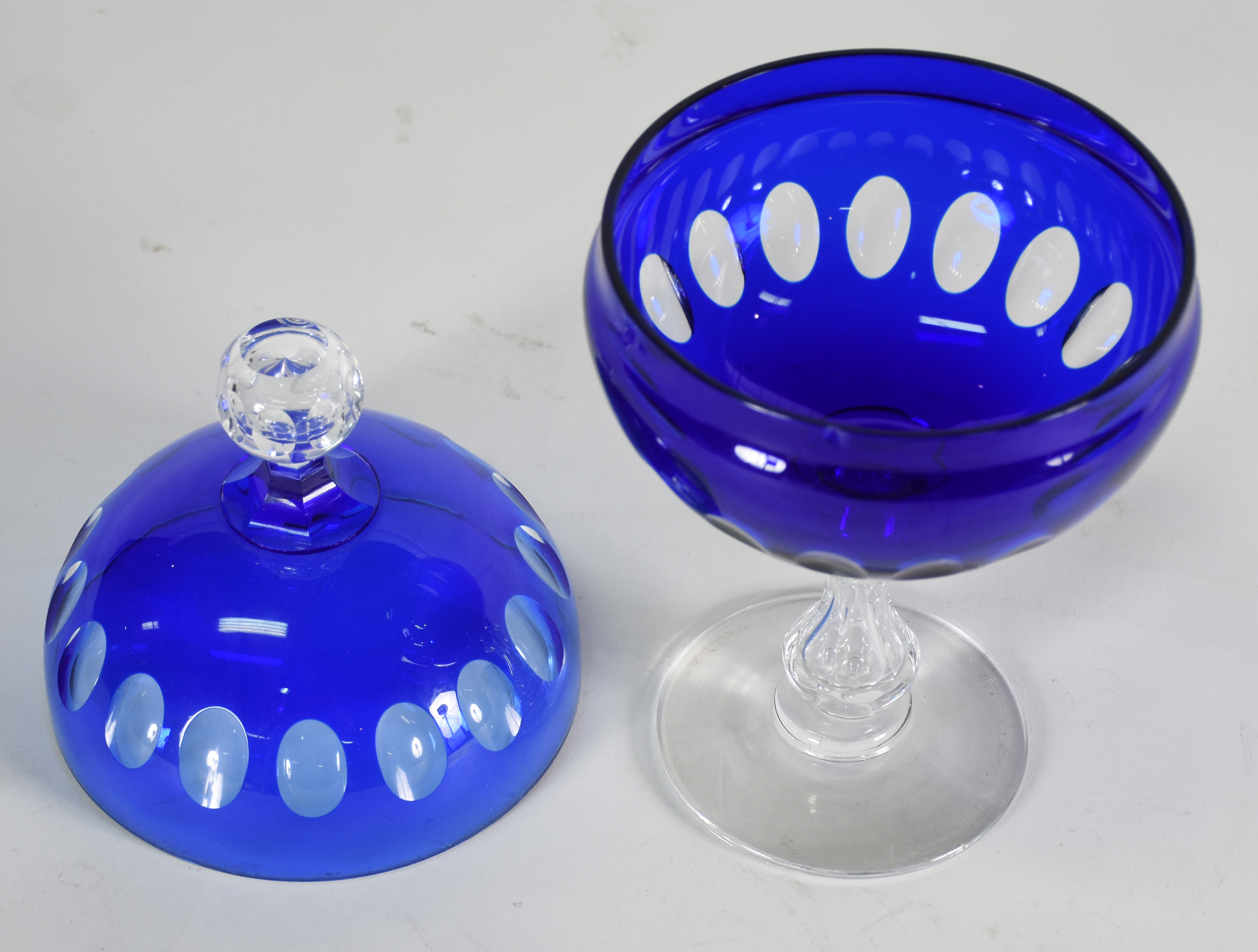 BACCARAT - Compoteira de cristal doublé azul lapidada ( com bicado na... - foto 3 de 3