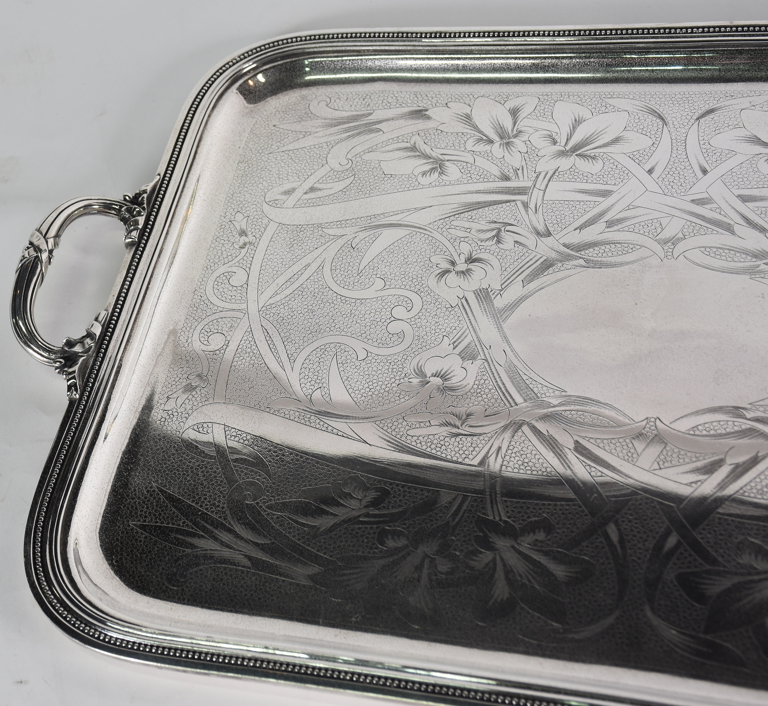 CHRISTOFLE - Bandeja com alças de metal espessurado a prata ricamente... - foto 2 de 3