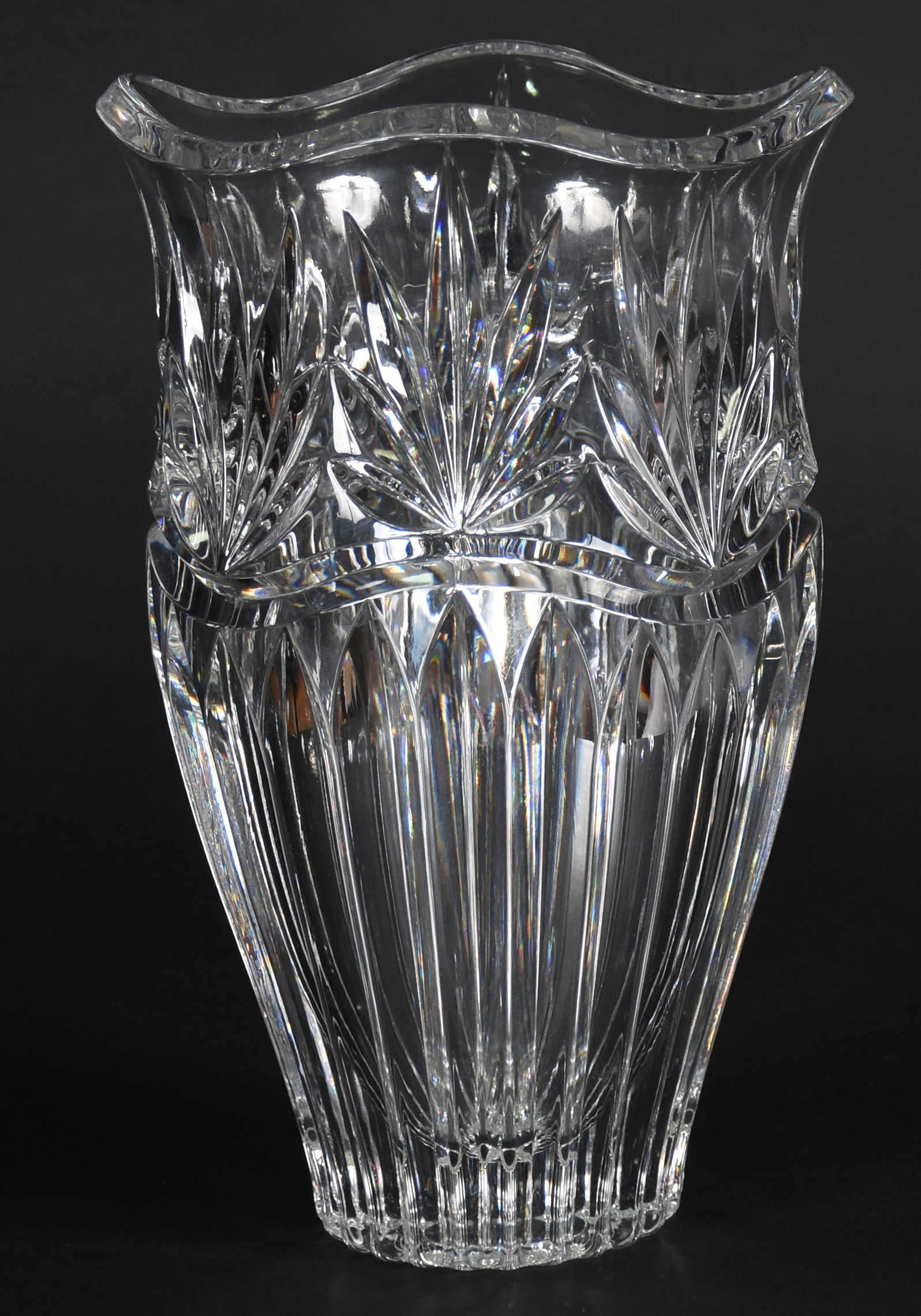 Vaso de cristal tcheco lapidado. - foto 1 de 3