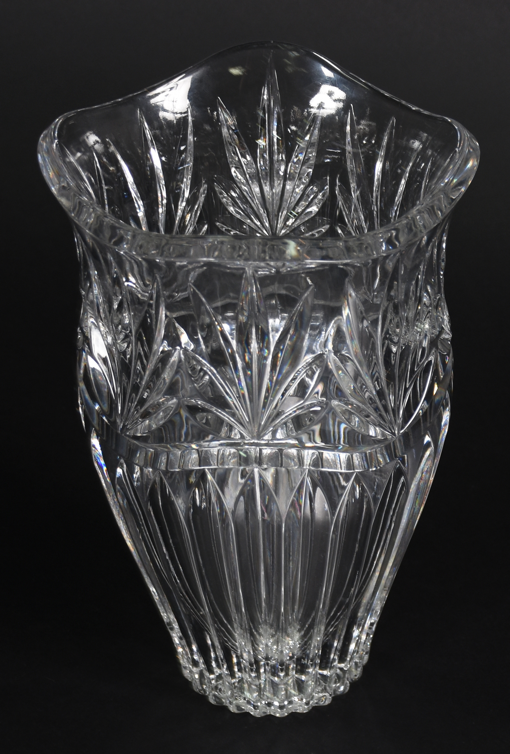 Vaso de cristal tcheco lapidado. - foto 2 de 3