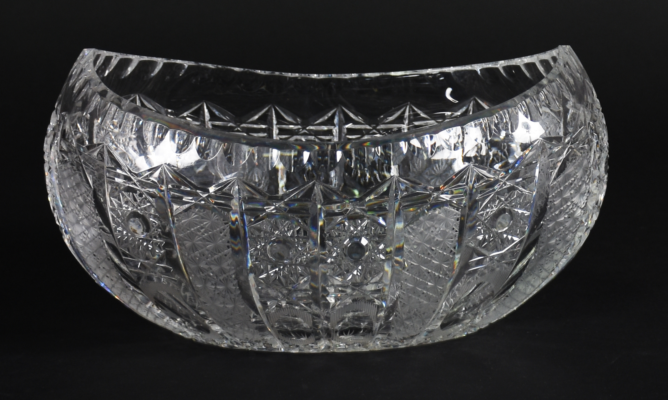 Fruteira na forma de gôndola de cristal tcheco lapidado. - foto 1 de 3