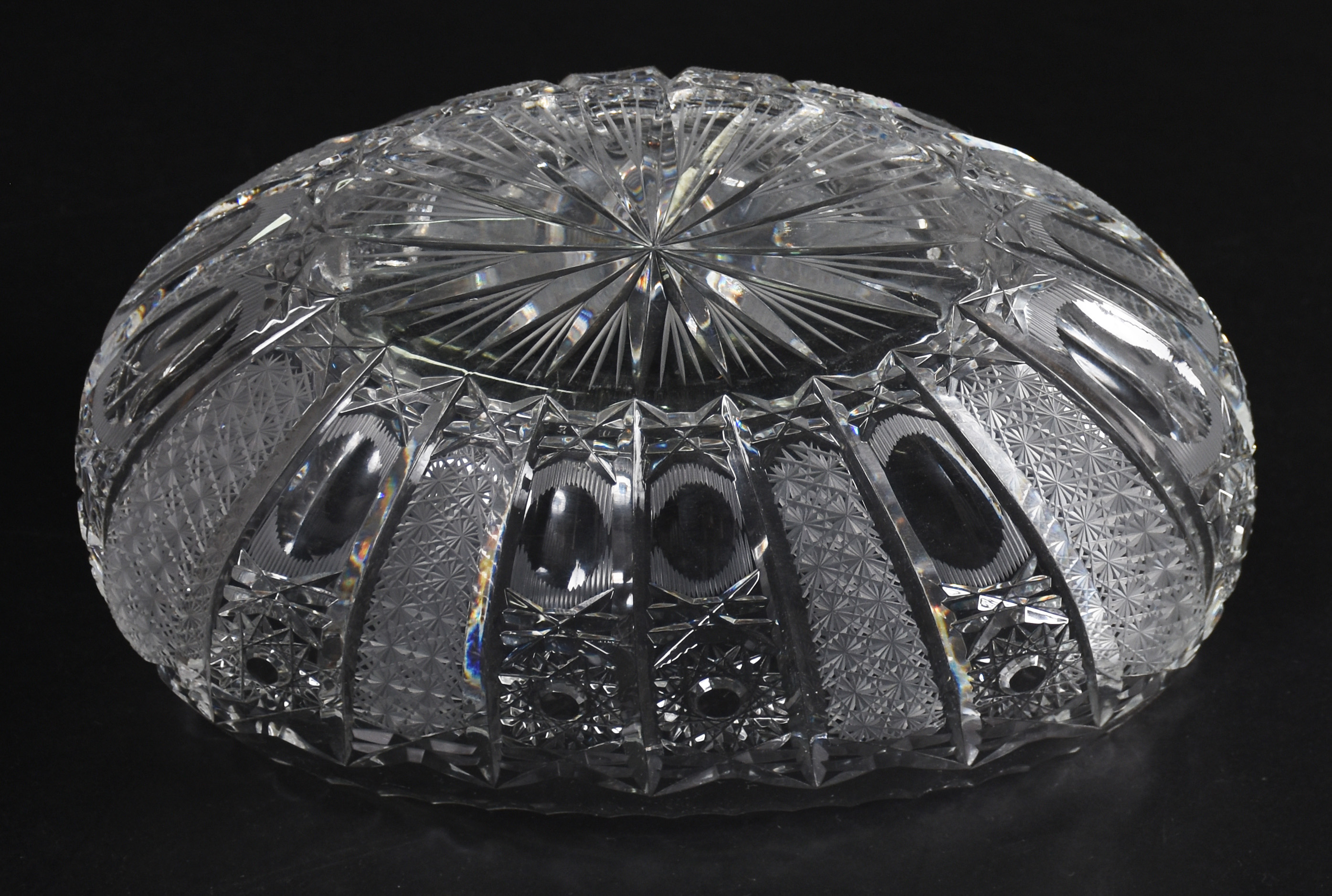 Fruteira na forma de gôndola de cristal tcheco lapidado. - foto 3 de 3