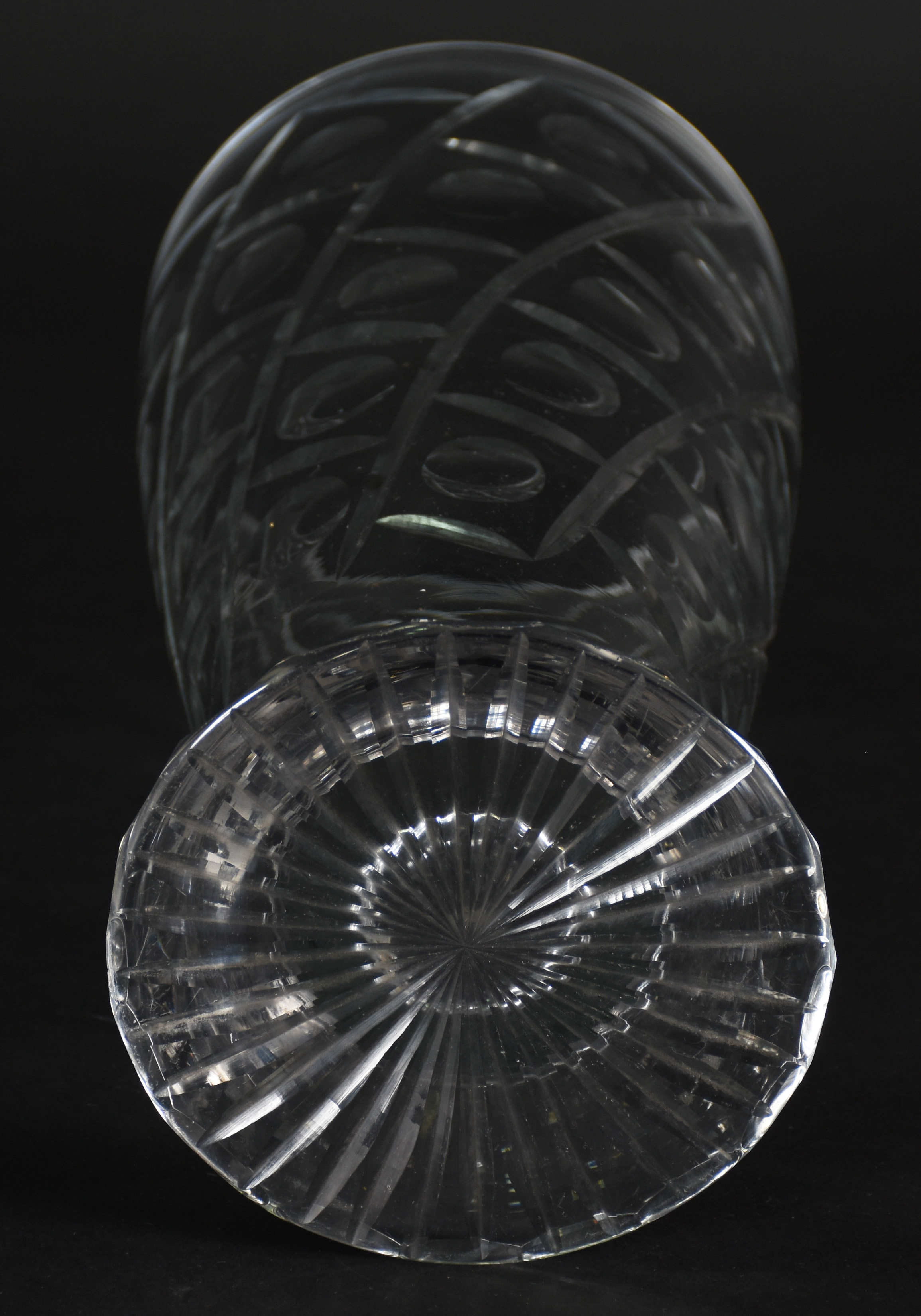 Vaso de cristal tcheco lapidado. - foto 3 de 3