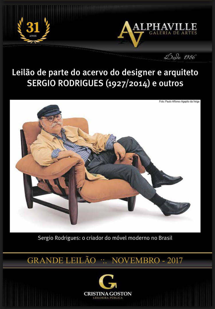 Par de brincos de ouro branco com 2 brilhantes de aproximadamente...