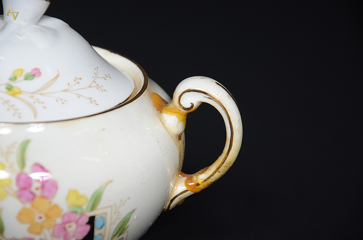 Serviço de chá e café de faiança inglesa TUSCAN, sendo: 12 xícaras... - foto 2 de 2