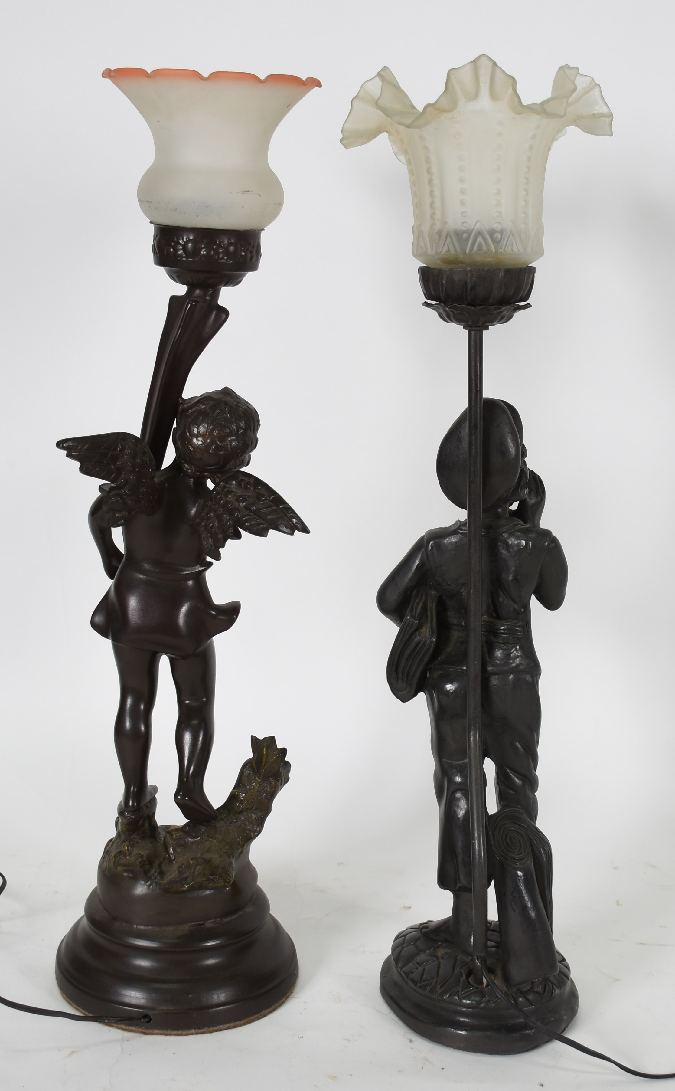 Duas luminárias de petit bronze representando "menino " e " anjo "... - foto 2 de 2