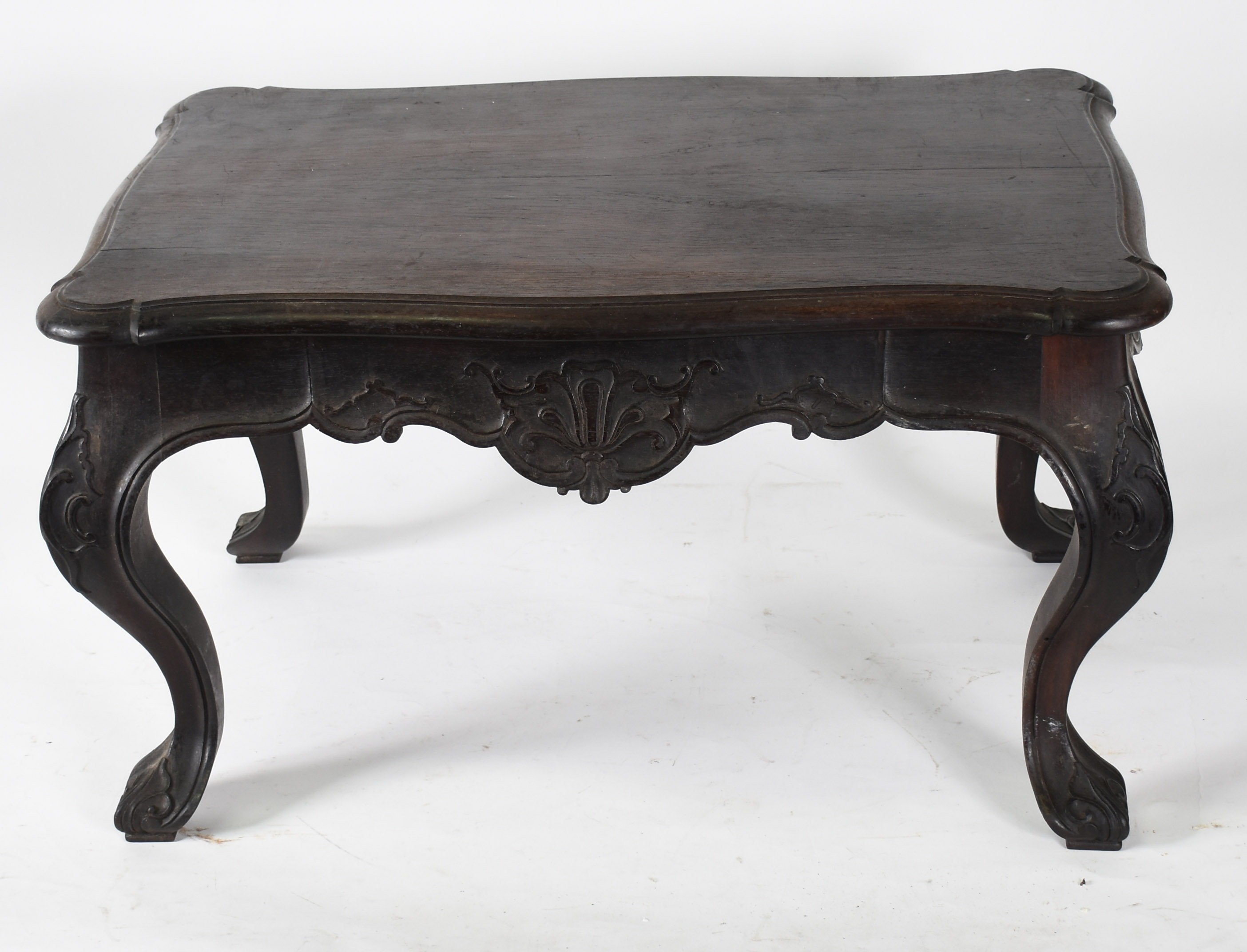 Mesa de centro de jacarandá estilo Dom José . - foto 1 de 3
