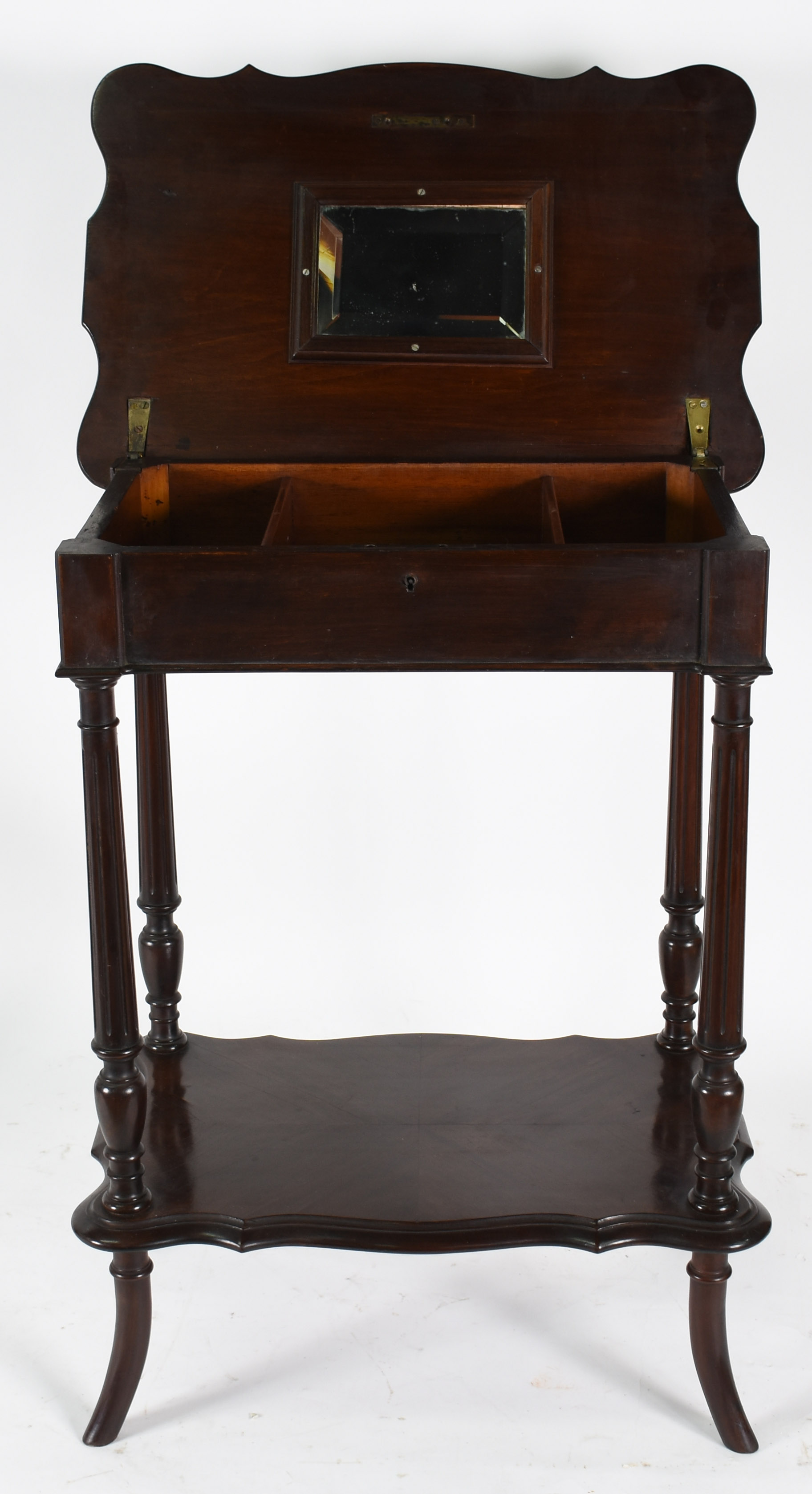 Mesa costureira de madeira nobre , tampo articulado com espelho... - foto 2 de 4