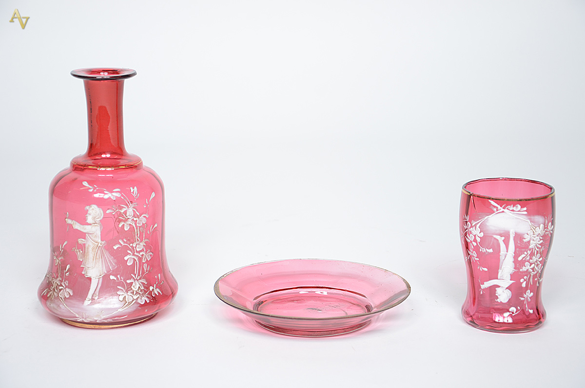 MARY GREGORY - Verre d'eau de vidro americano na cor rubi com... - foto 2 de 3