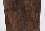 Estante de madeira nobre, com 3 prateleiras, es... - Estante de madeira nobre, com 3 prateleiras, estilo Chipendale.