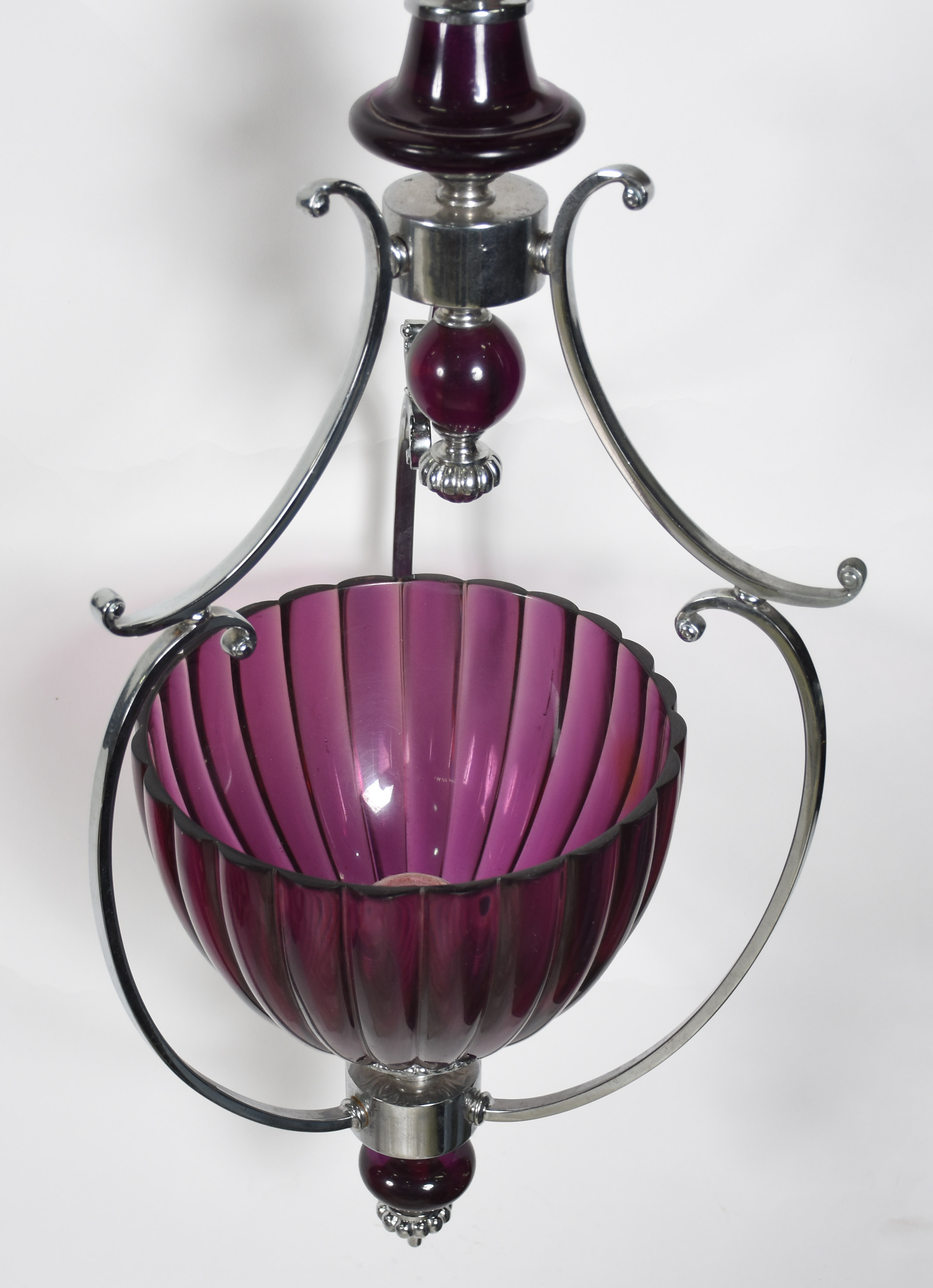 Lustre de metal para uma lâmpada com "bacia" de acrílico na cor roxa - foto 3 de 3