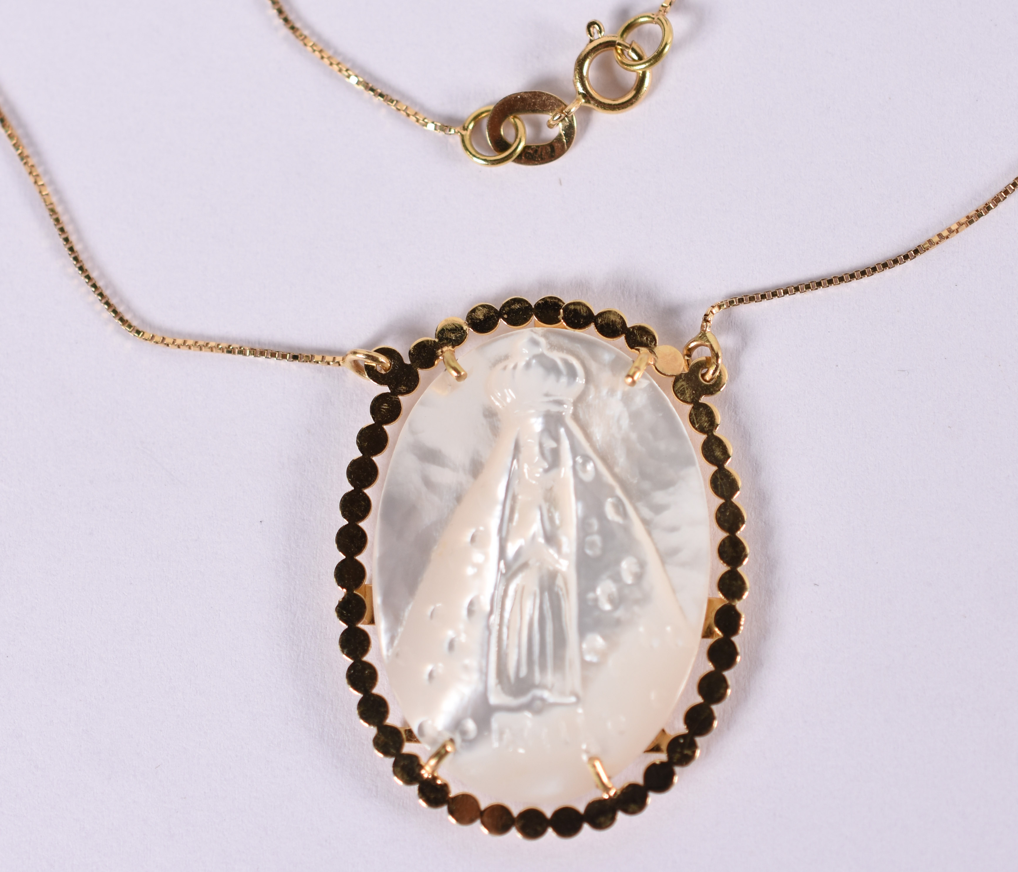 Gargantilha de ouro amarelo com imagem de Nossa Senhora Aparecida (... - foto 1 de 4