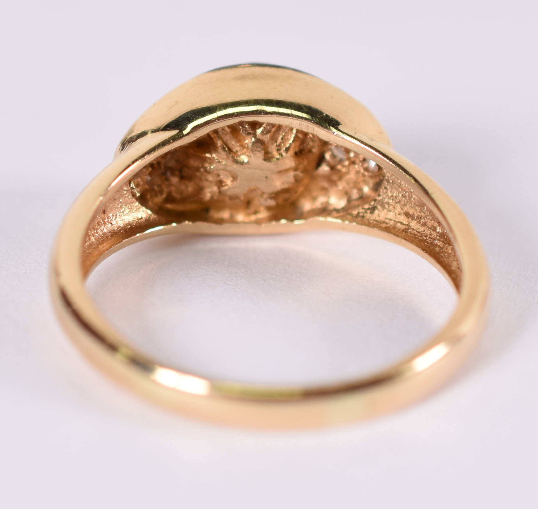 Anel de ouro amarelo com 20 brilhantes e 1 pedra verde . Aro 19 ( Por... - foto 4 de 5