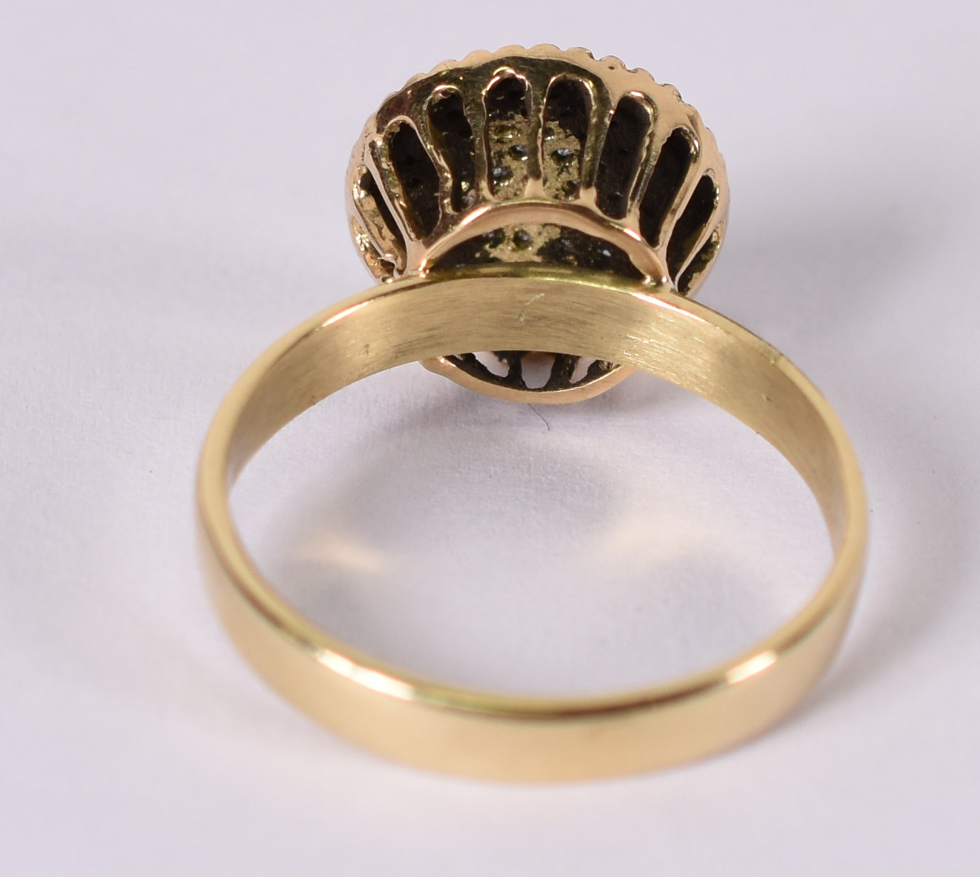 Anel de ouro 18 com 80 brilhantes . Aro 18 ( Por questão de segurança... - foto 3 de 3