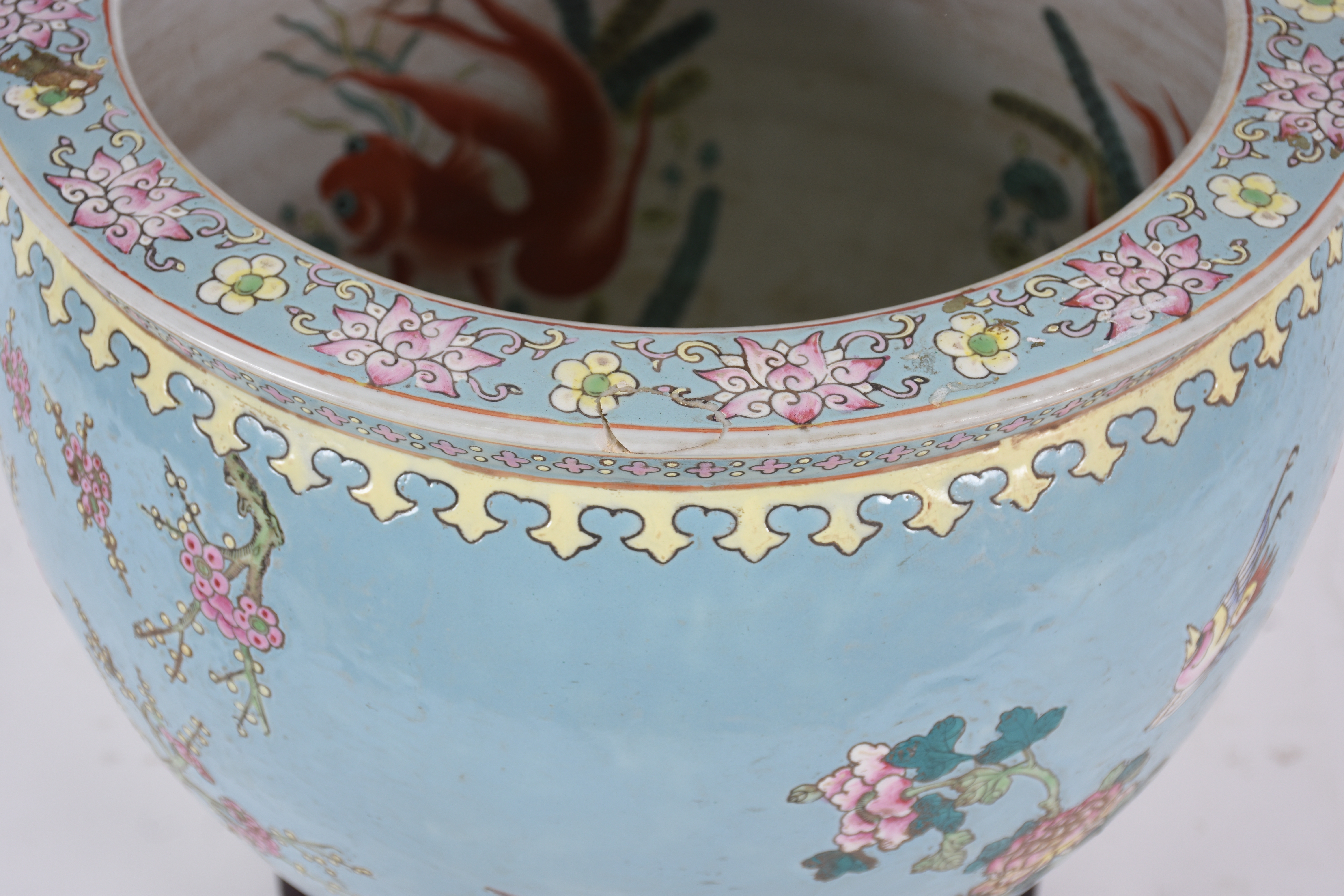 Aquário / cachepot de porcelana chinesa policromada, interior com... - foto 6 de 6