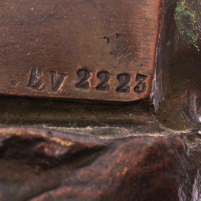 E.V. - Escultura em bronze " O forjador " . Finíssimos traços... - foto 3 de 3
