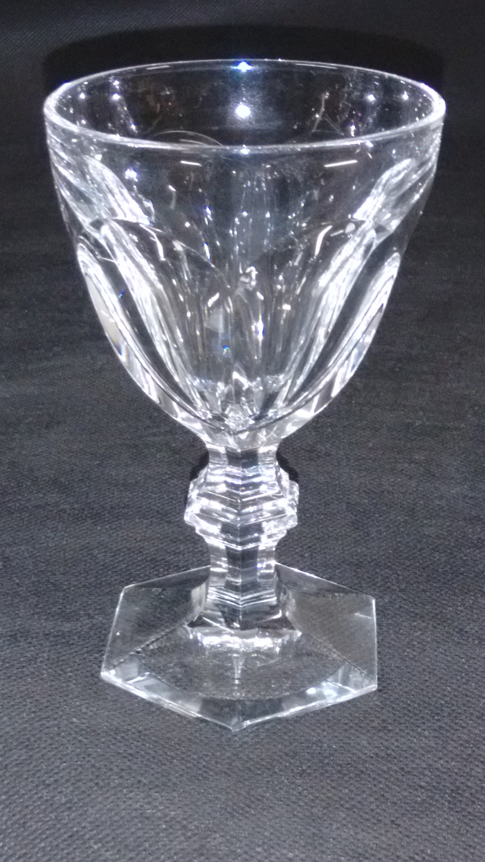 BACCARAT - Modelo Harcourt 1841- 8 taças para vinho tinto de cristal... - foto 3 de 3