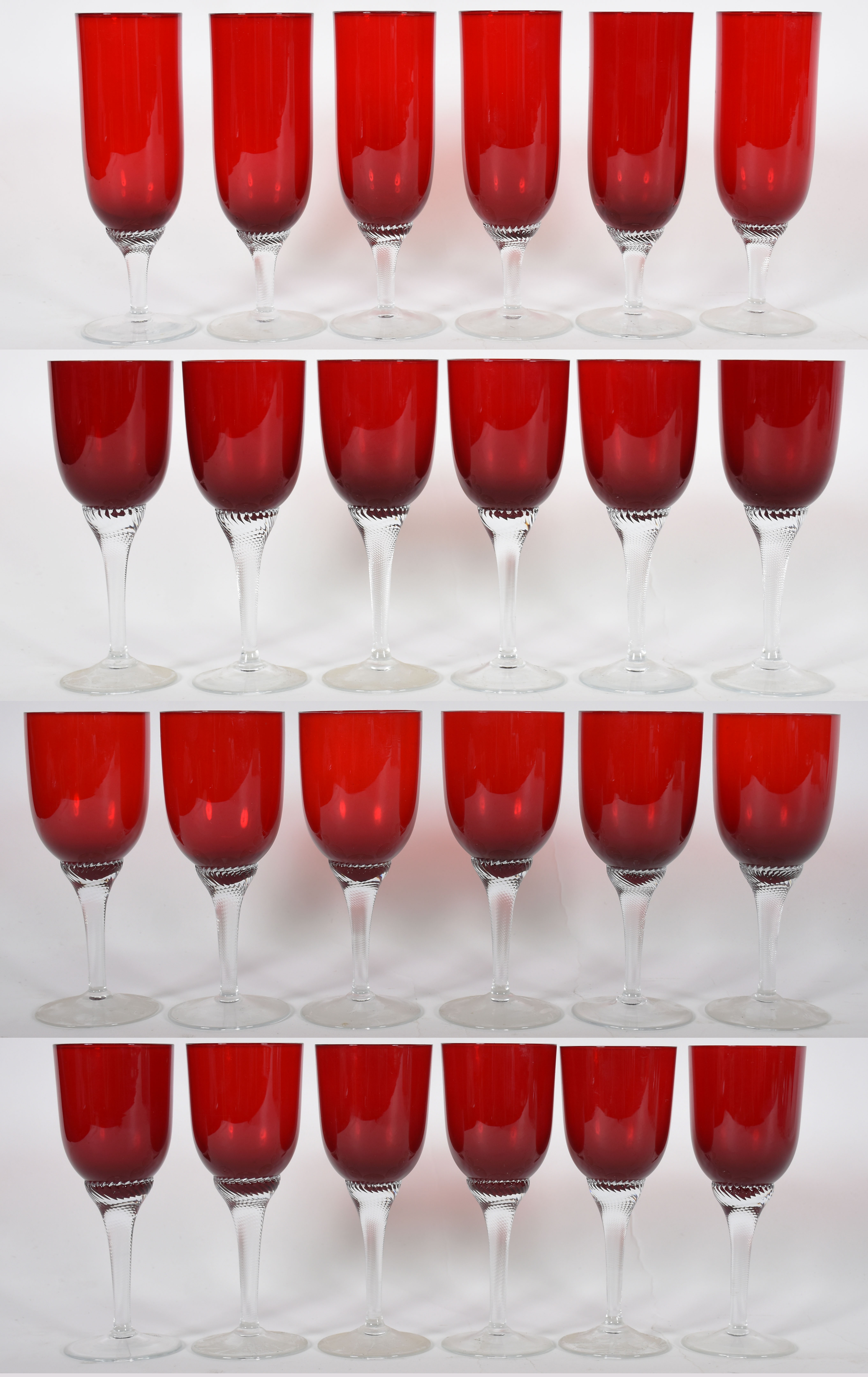 Serviço de copos de vidro vermelho sendo , 11 flutes, 9 para água, 8... - foto 1 de 2