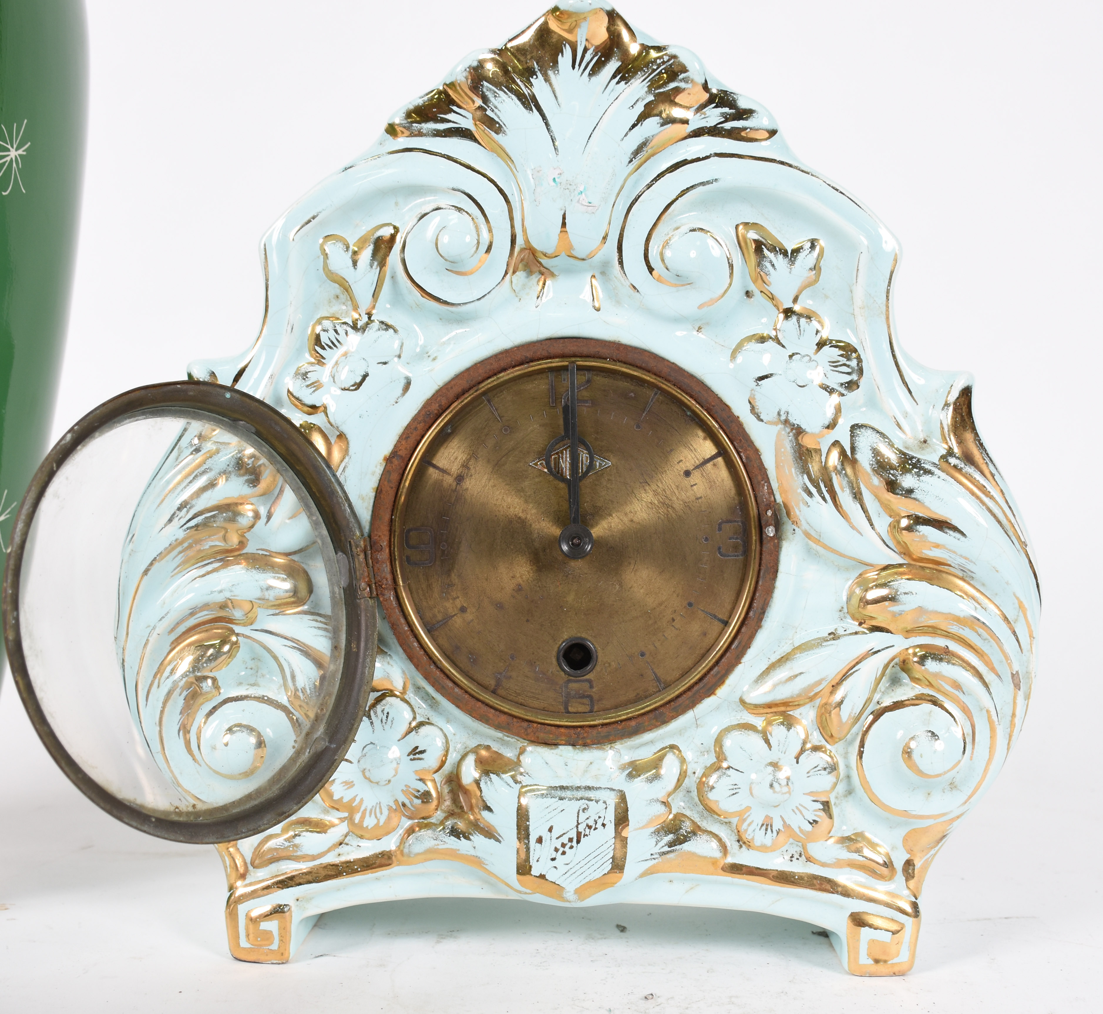 Cinco peças de porcelana sendo um jarro verde decoração floral ( 43... - foto 2 de 5