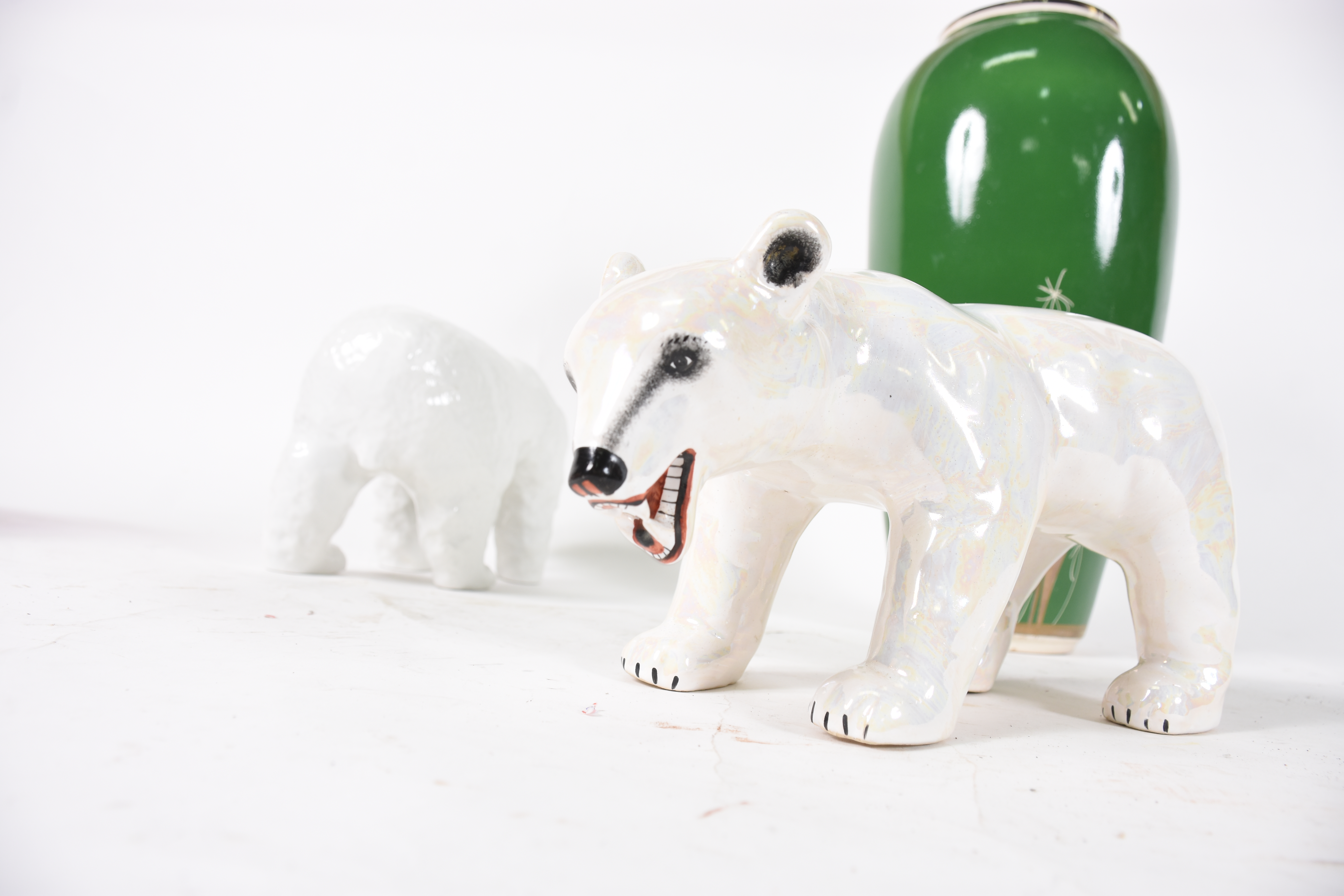 Cinco peças de porcelana sendo um jarro verde decoração floral ( 43... - foto 5 de 5