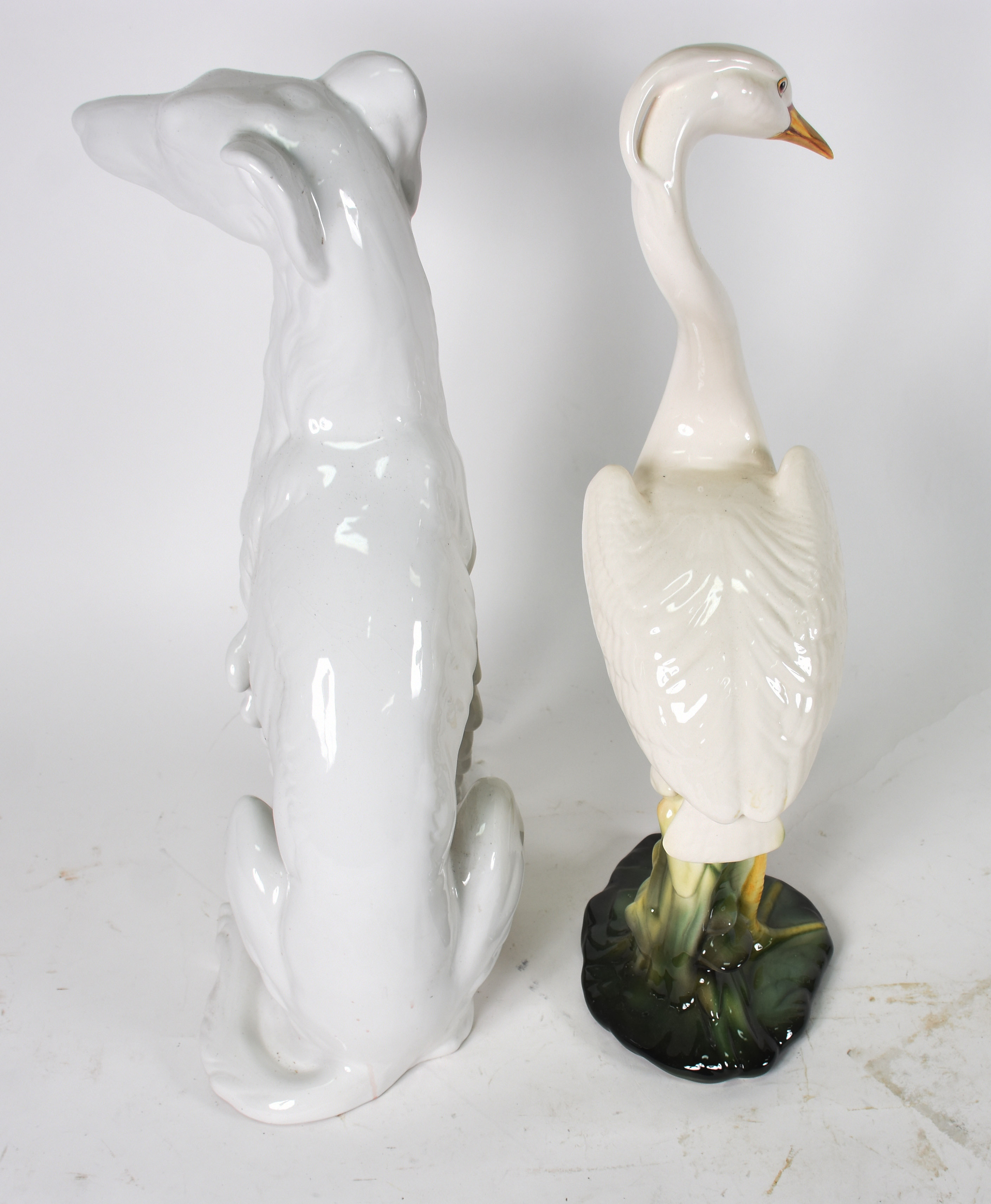 Duas figuras de faiança representando garça e cachorro ( 54 cm A ) - foto 3 de 4
