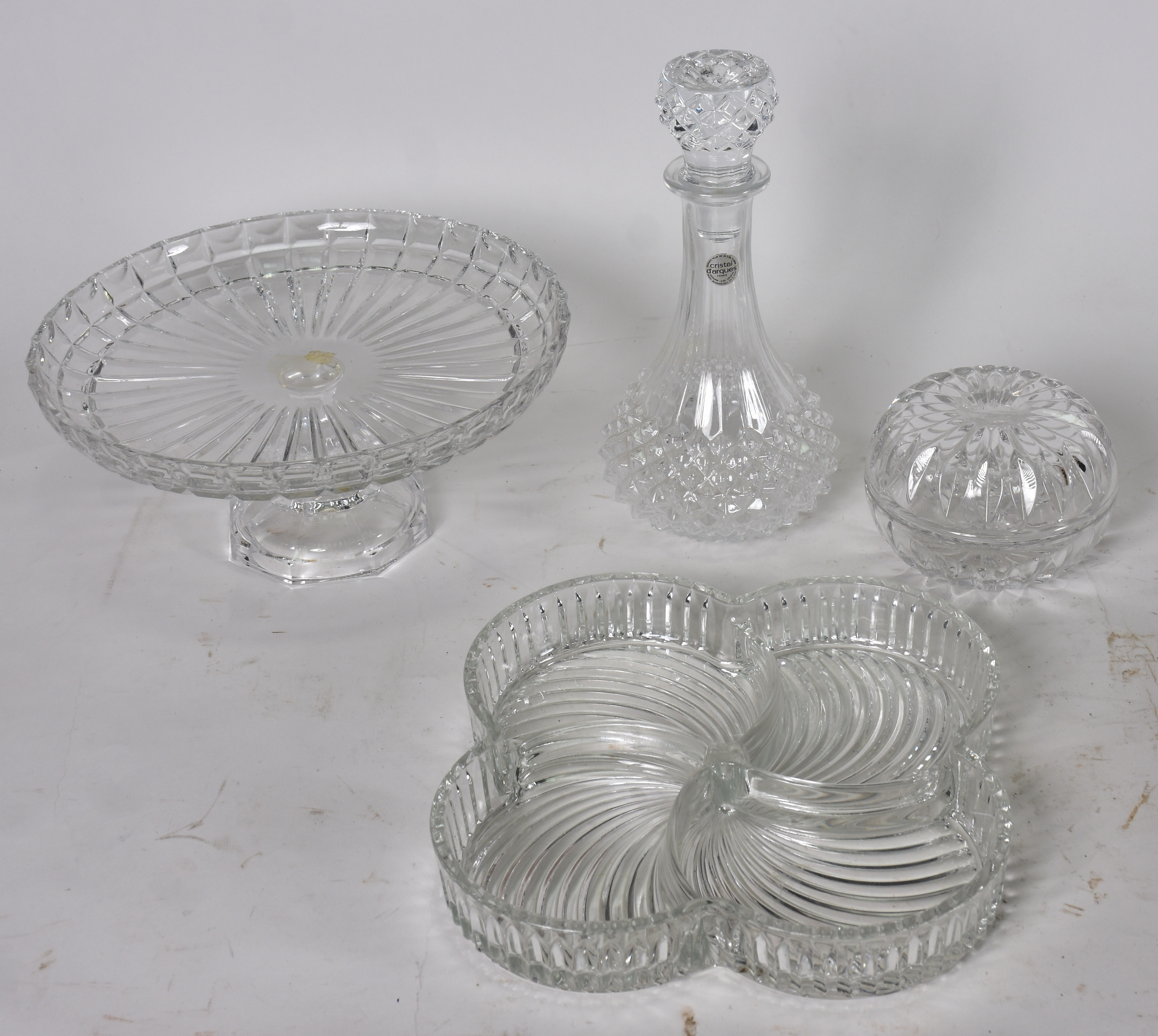 Diversas peças de cristal sendo , prato para bolo; porta petiscos... - foto 2 de 2