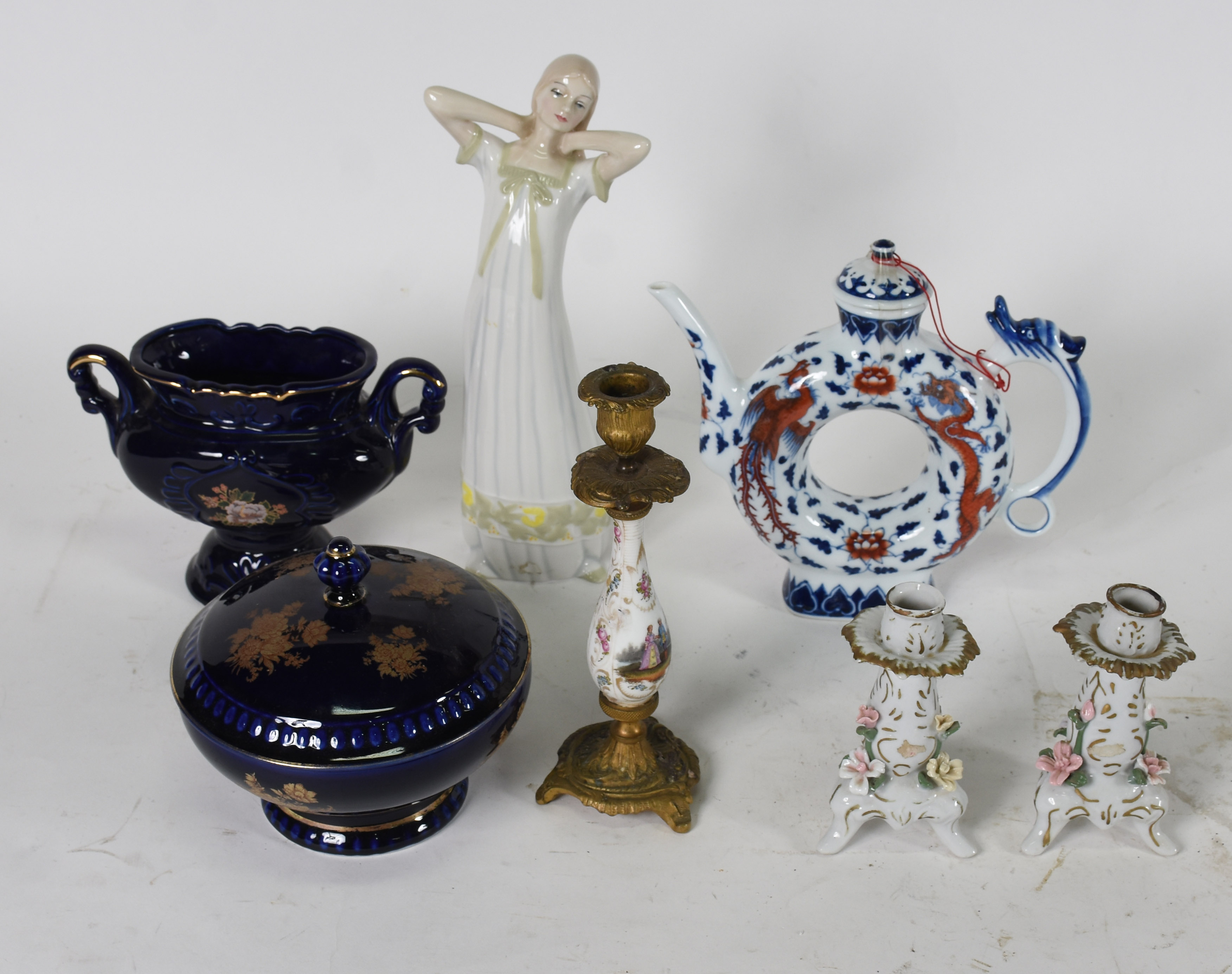 Diversas peças de porcelana sendo,estatueta Inglesa Royal Doulton (... - foto 1 de 4