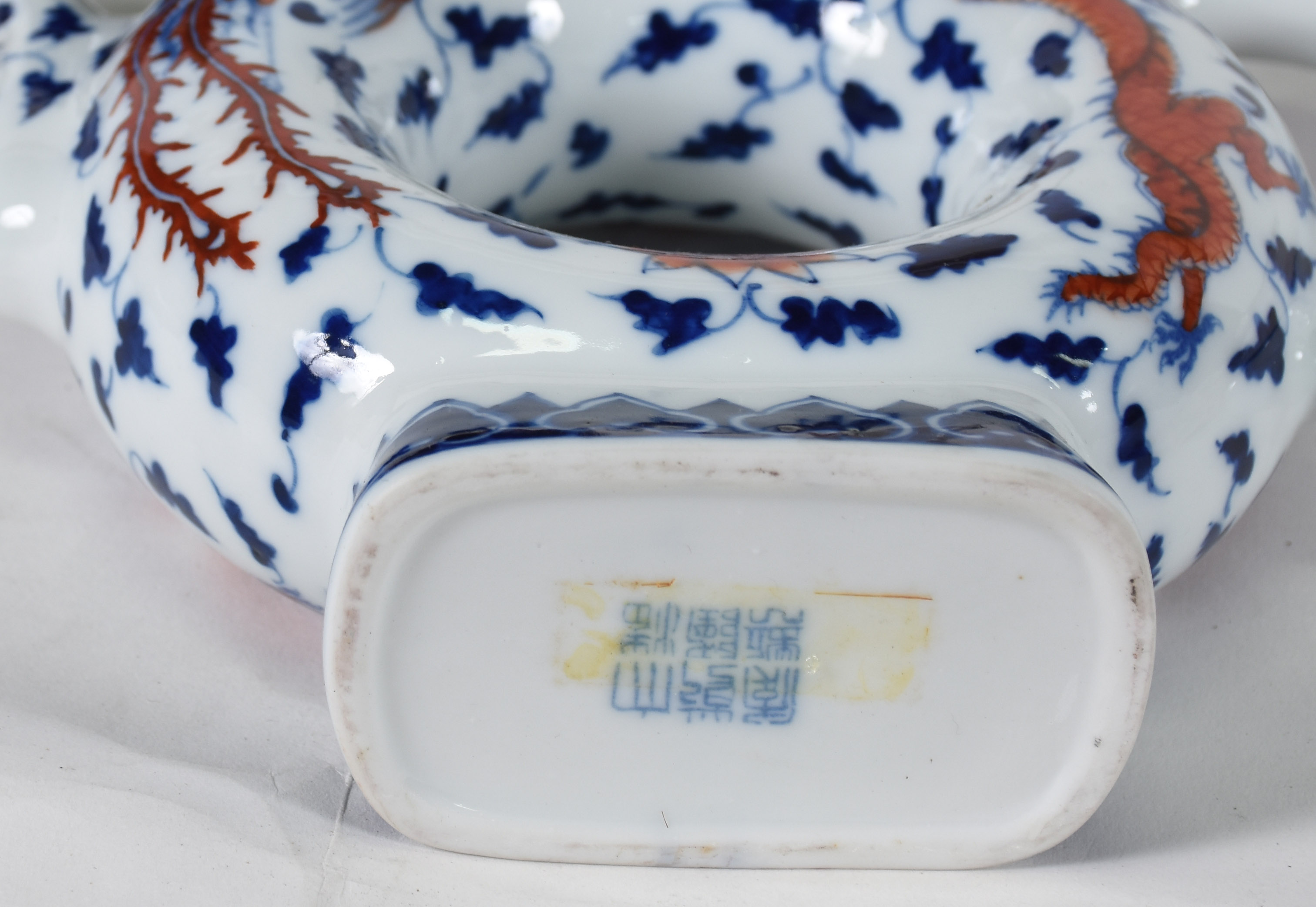 Diversas peças de porcelana sendo,estatueta Inglesa Royal Doulton (... - foto 3 de 4