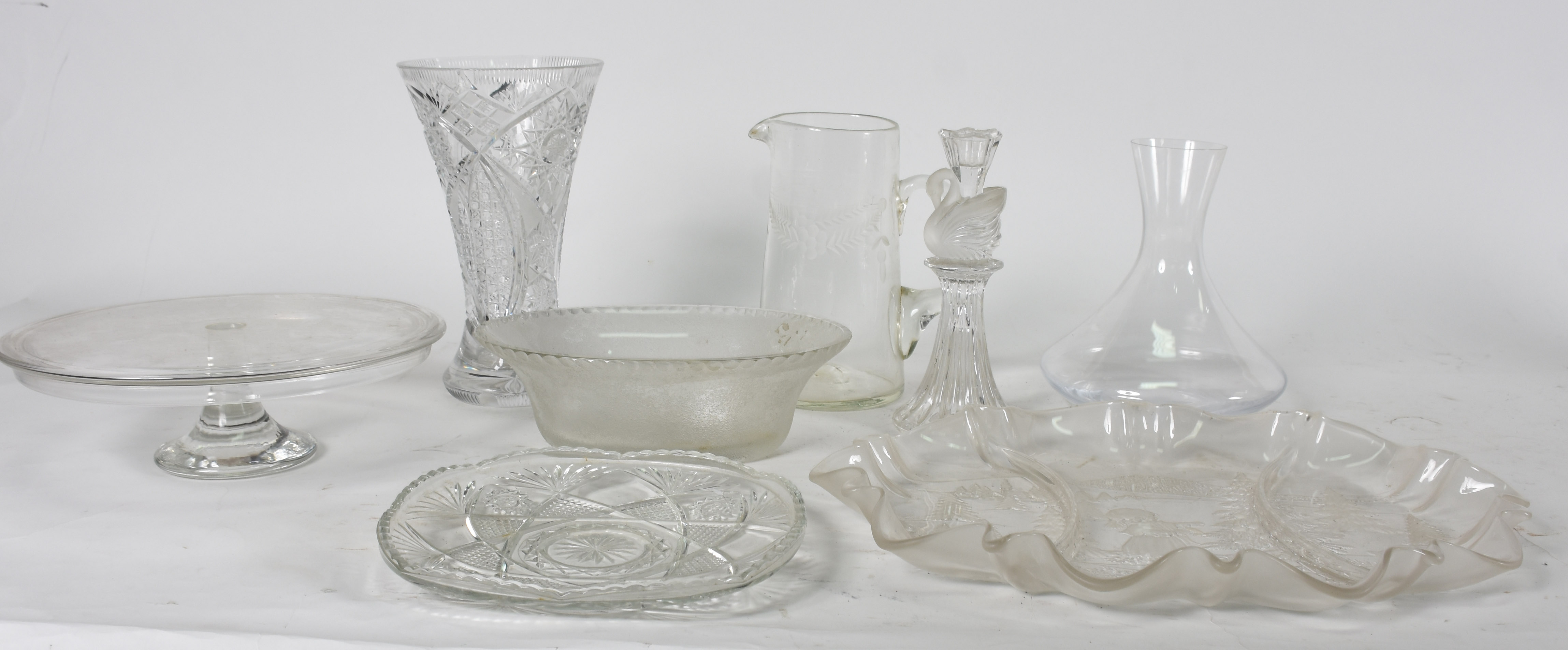 Diversas peças sendo; vaso de cristal lapidado ( 26 cm A ) ; Prato... - foto 3 de 3