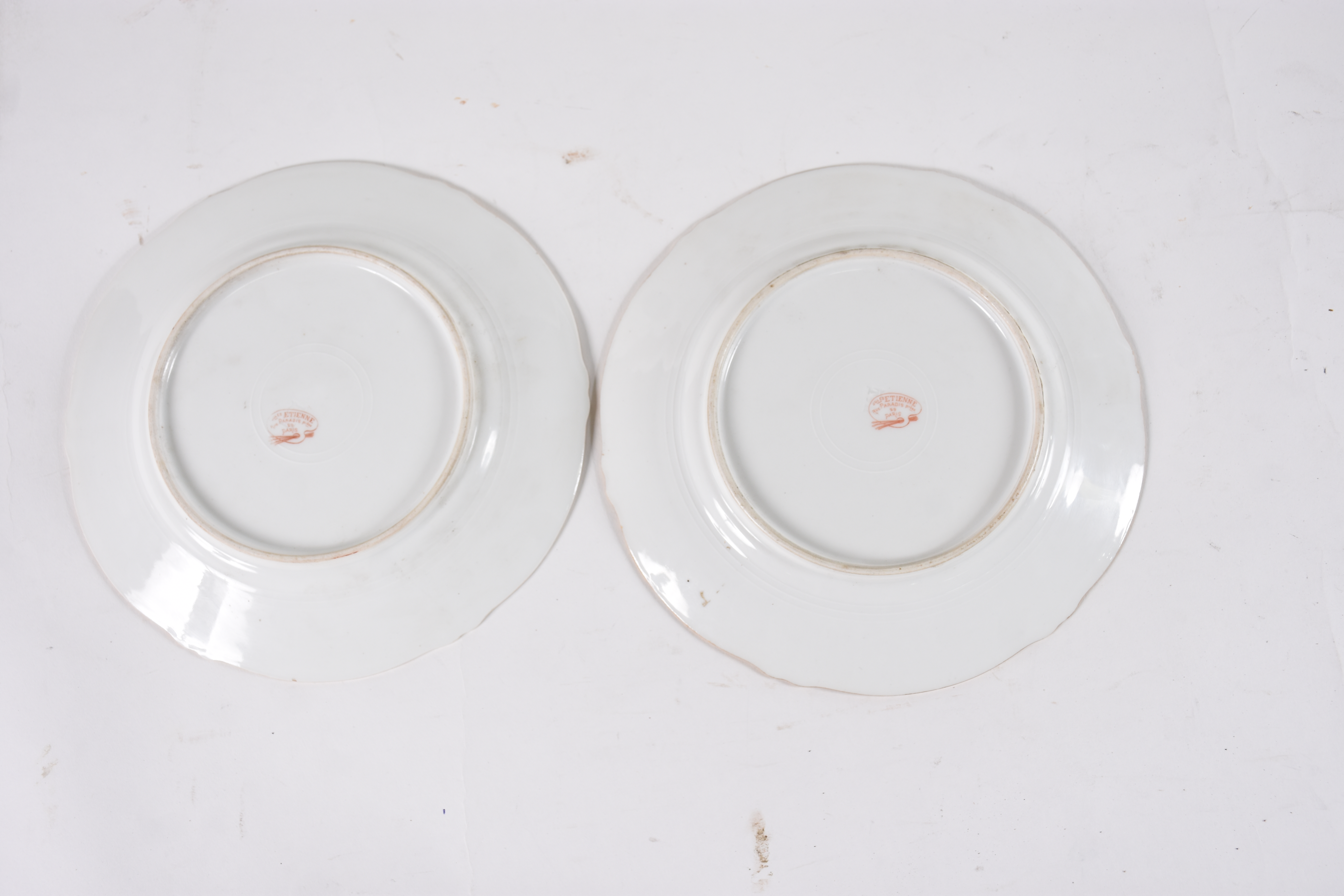 Par de pratos de porcelana Francesa assinados , decoração caravelas . - foto 3 de 4