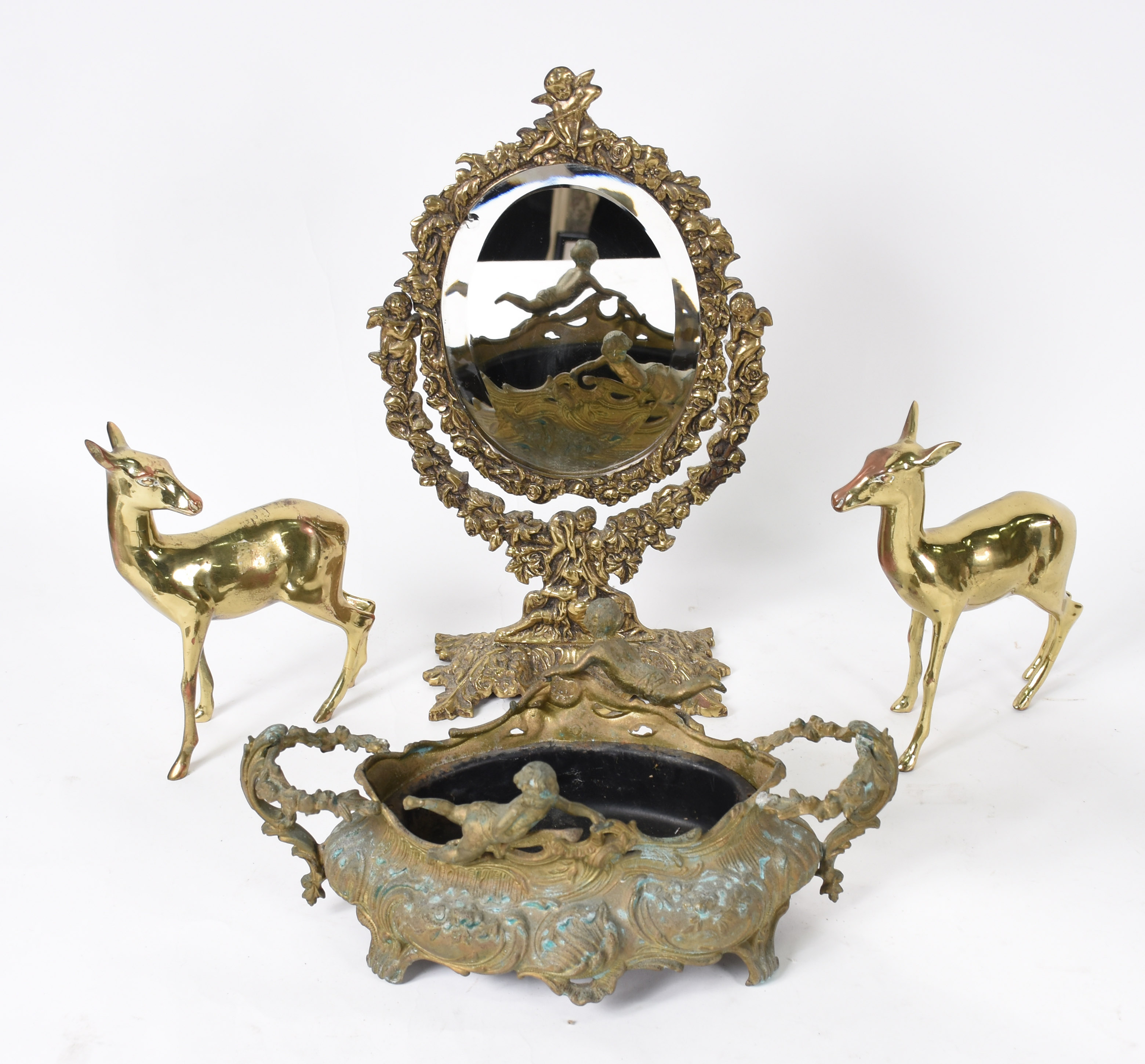 Diversas peças de metal dourado, sendo: espelho de mesa (espelho com... - foto 1 de 4