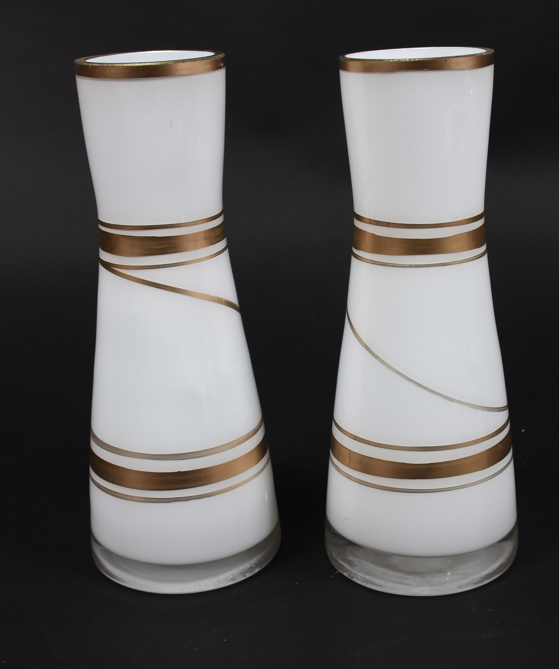 Par de vasos branco com dourado
