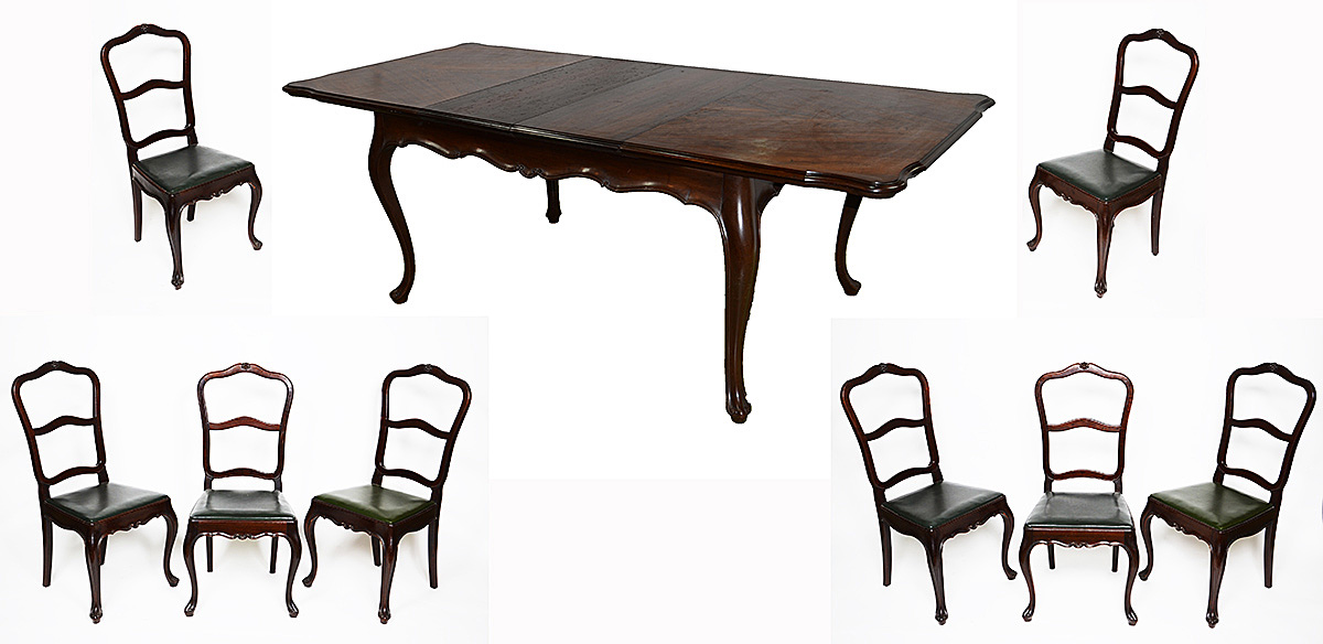 Mesa de jantar de jacarandá com 2 tabuas extensoras de 40 cm cada...