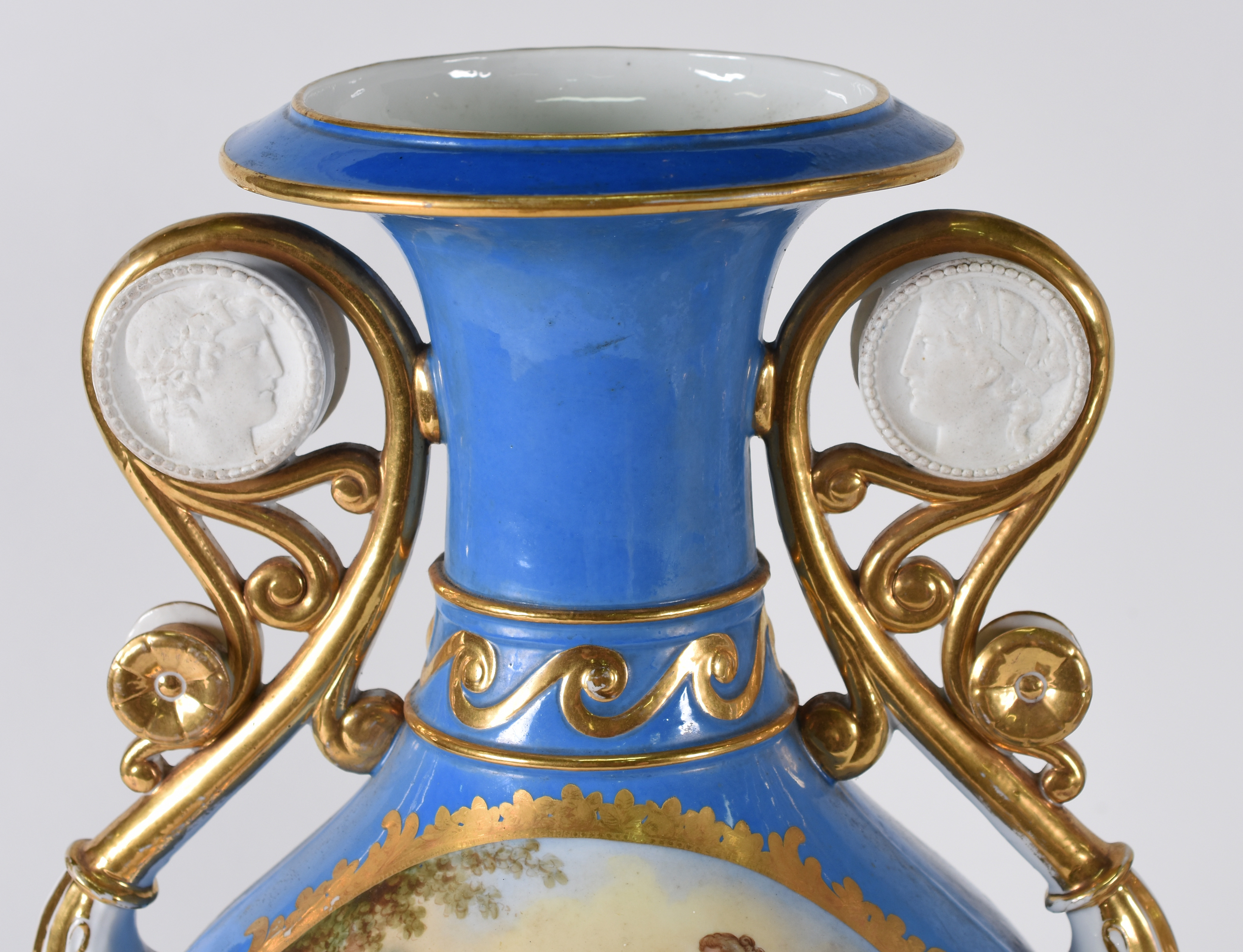 Par de excepcionais vasos de porcelana francesa VIEUX PARIS, fundo... - foto 3 de 4