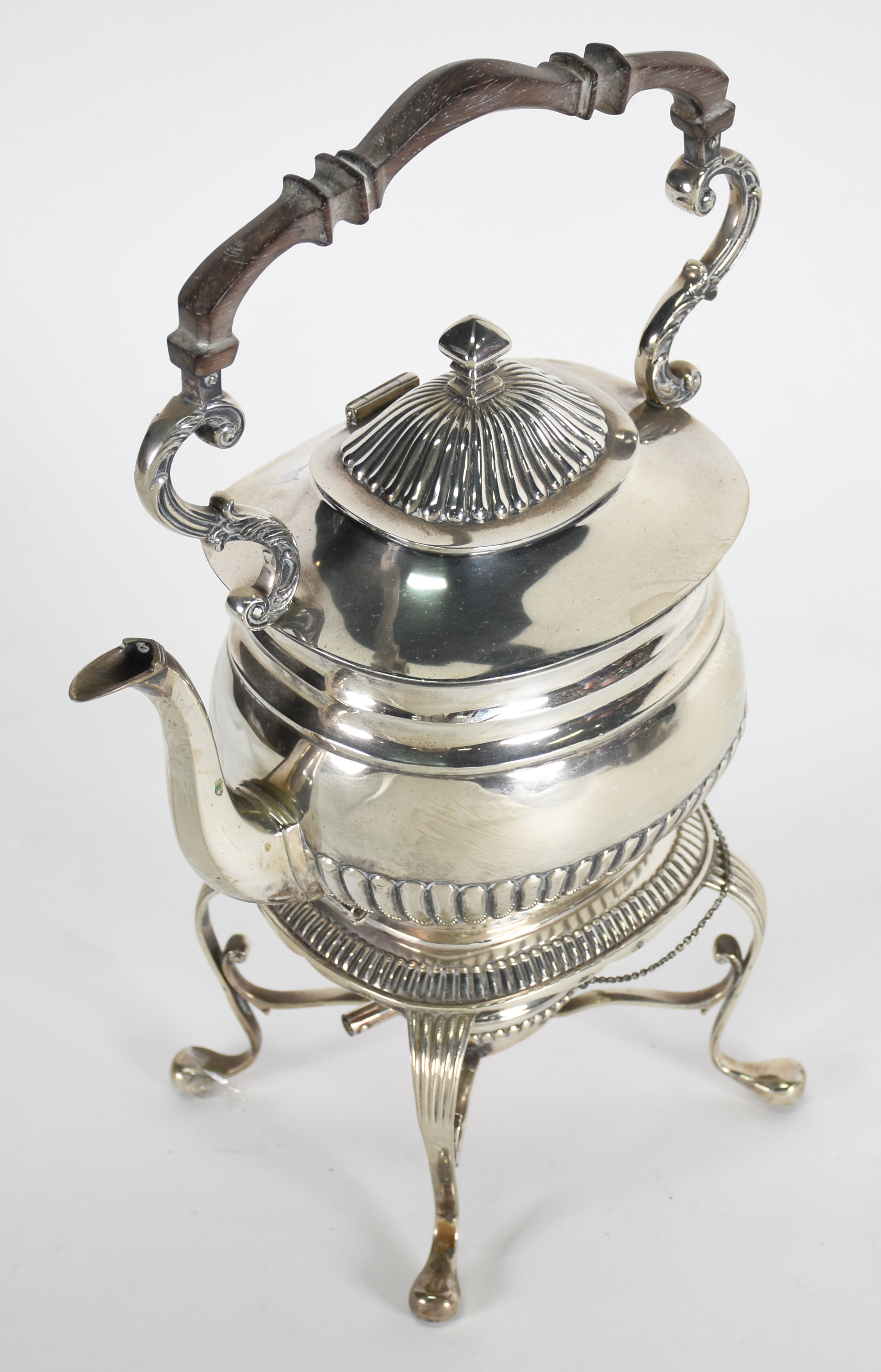 Samovar de prata portuguesa, contraste Águia, detalhe canelado e alça... - foto 2 de 4